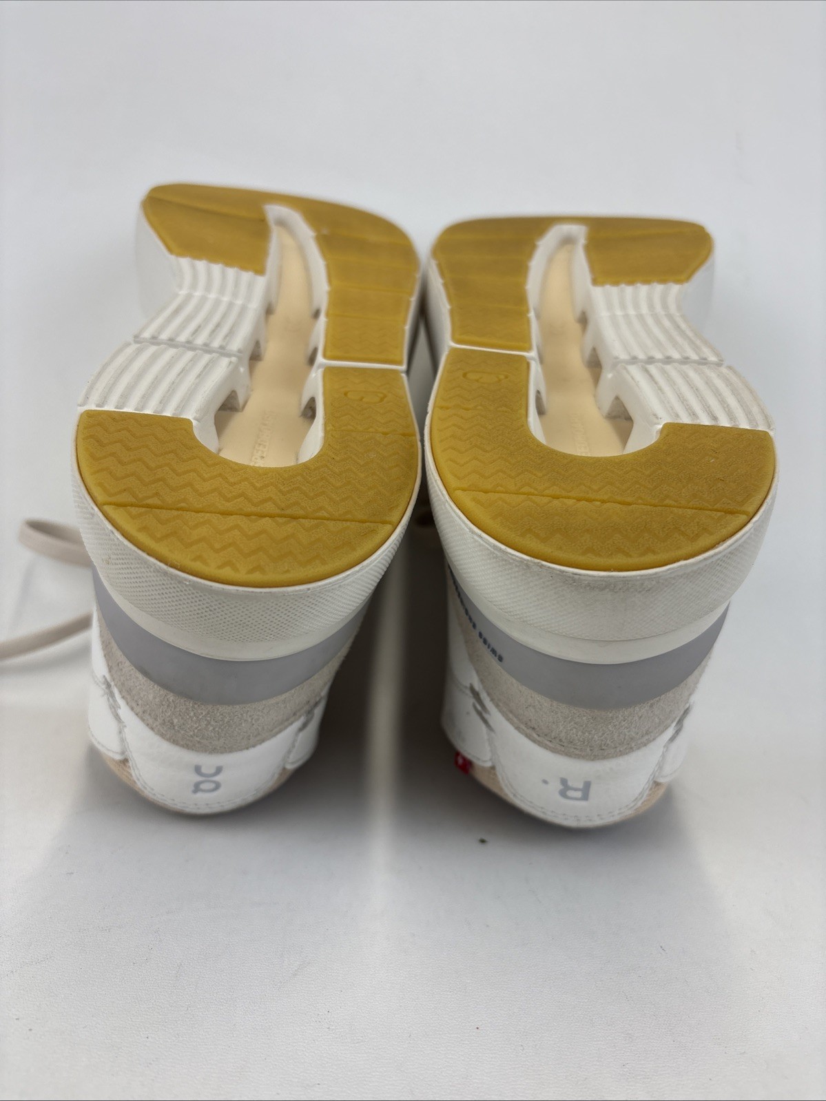 On Cloud The Roger Clubhouse Mid White/Blonde Sneakers Shoes Women’s Size 7.5