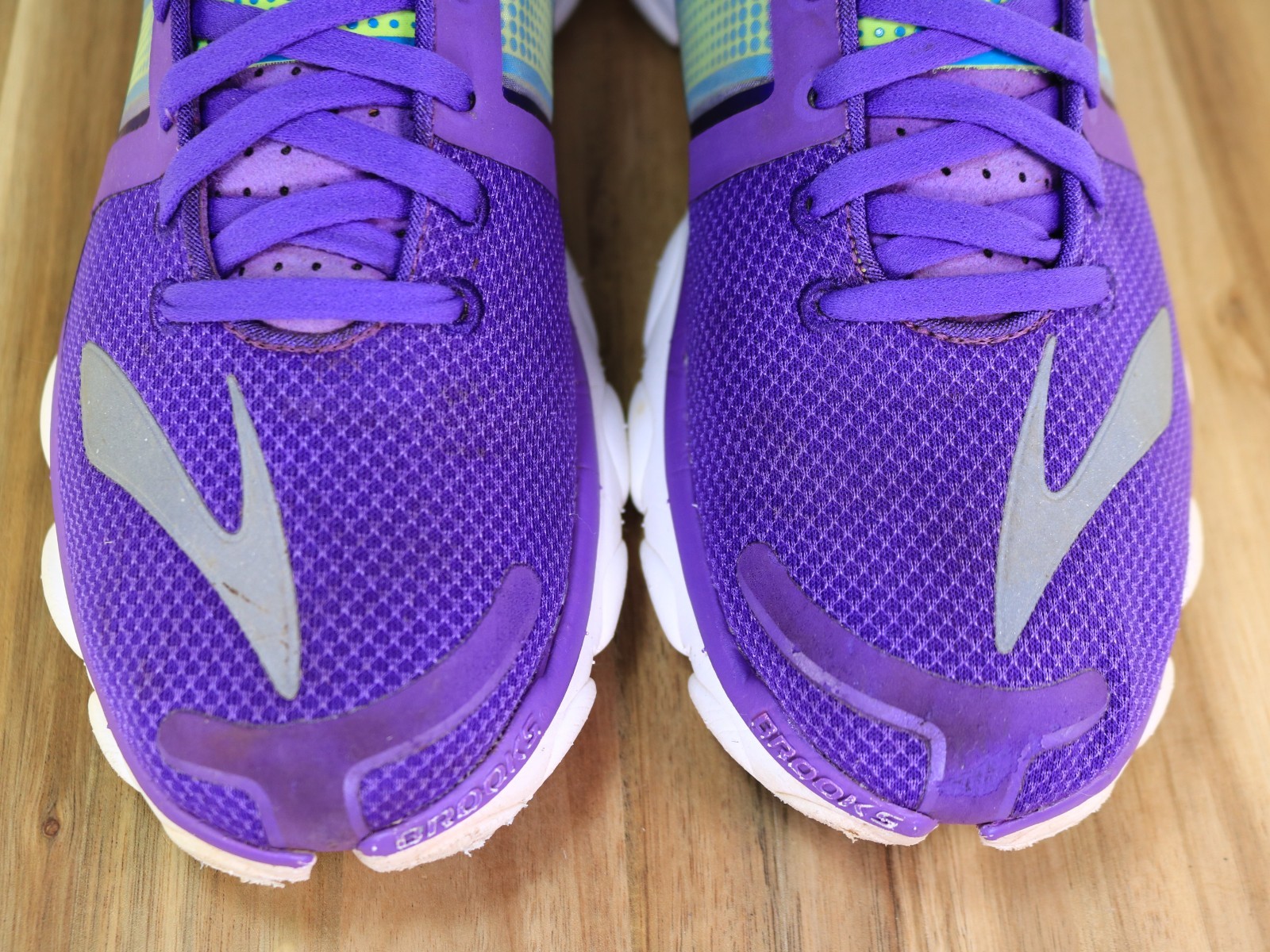 Brooks Pure Flow Mesh Purple Neon Green Low Running Sneaker 1201801b524 Womens 9
