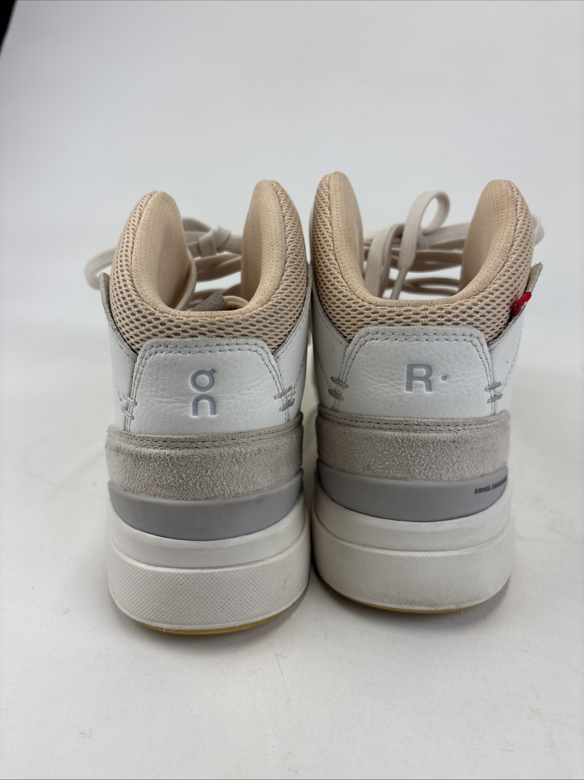 On Cloud The Roger Clubhouse Mid White/Blonde Sneakers Shoes Women’s Size 7.5