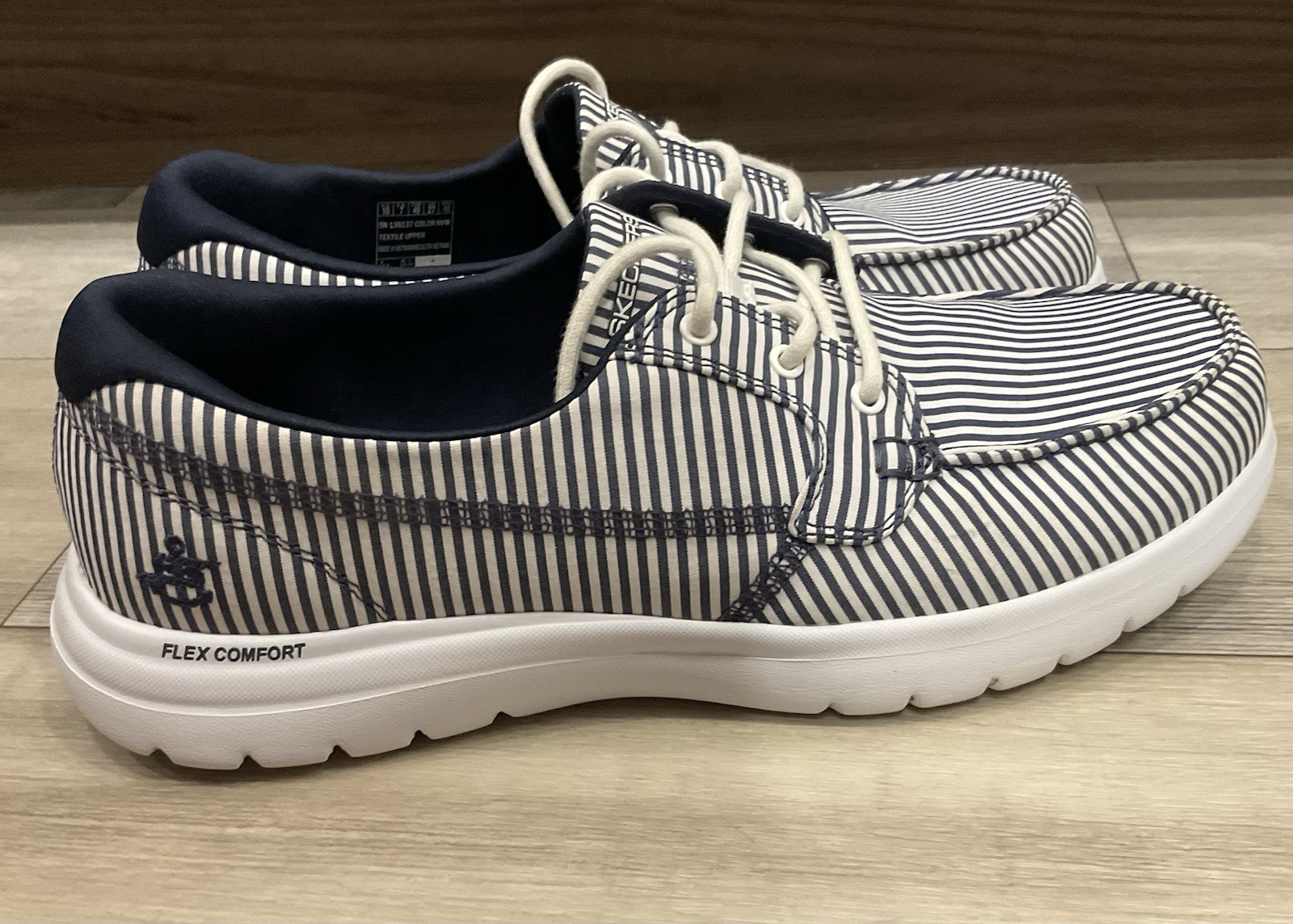 Skechers Air Comfort Goga Mat comfort Flex White & Blue Striped Shoes Women’s 10
