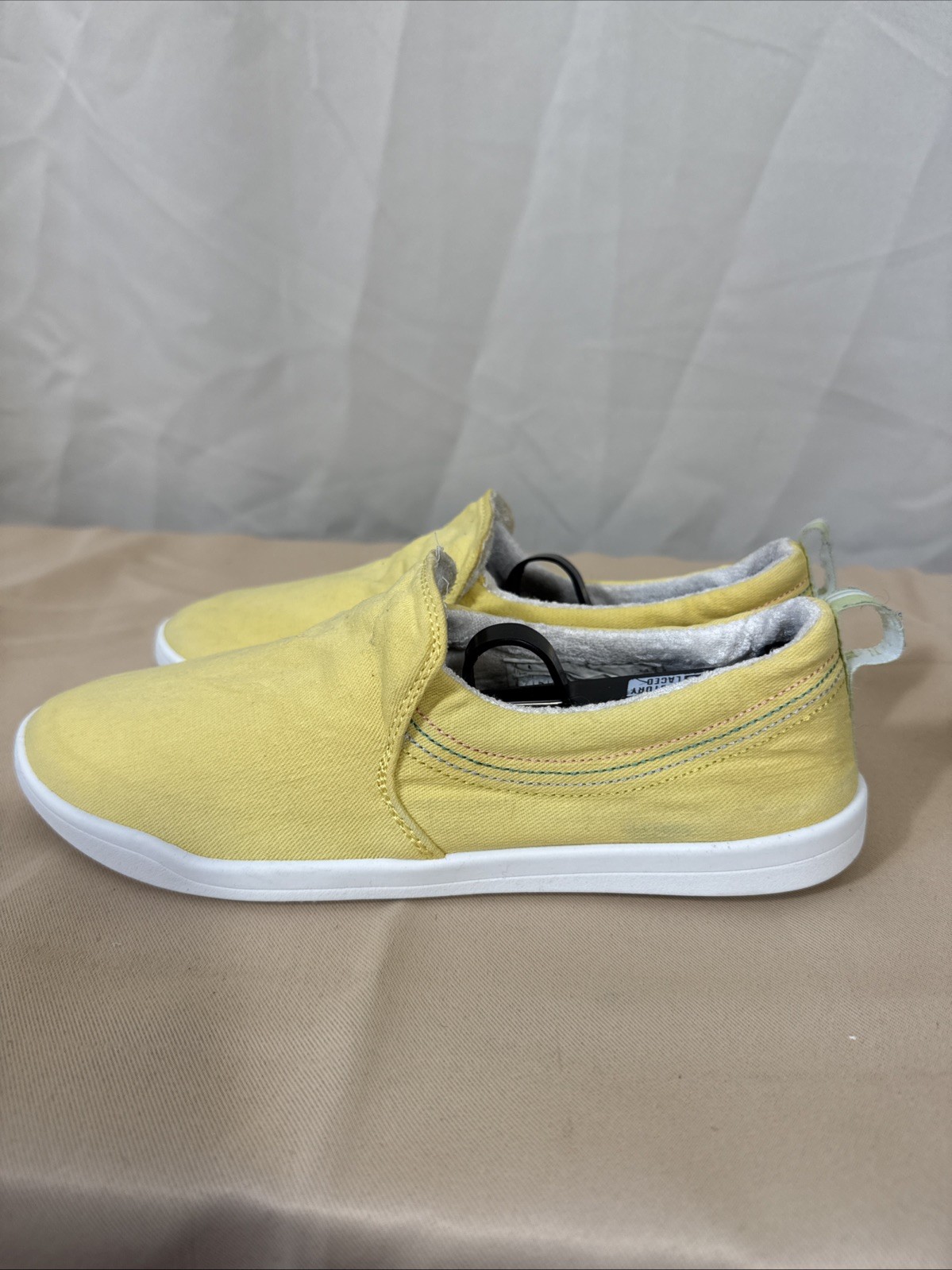 Vionic Beach Noosa Slip On Sneakers Women’s 7 Yellow Canvas Casual Comfort Shoes
