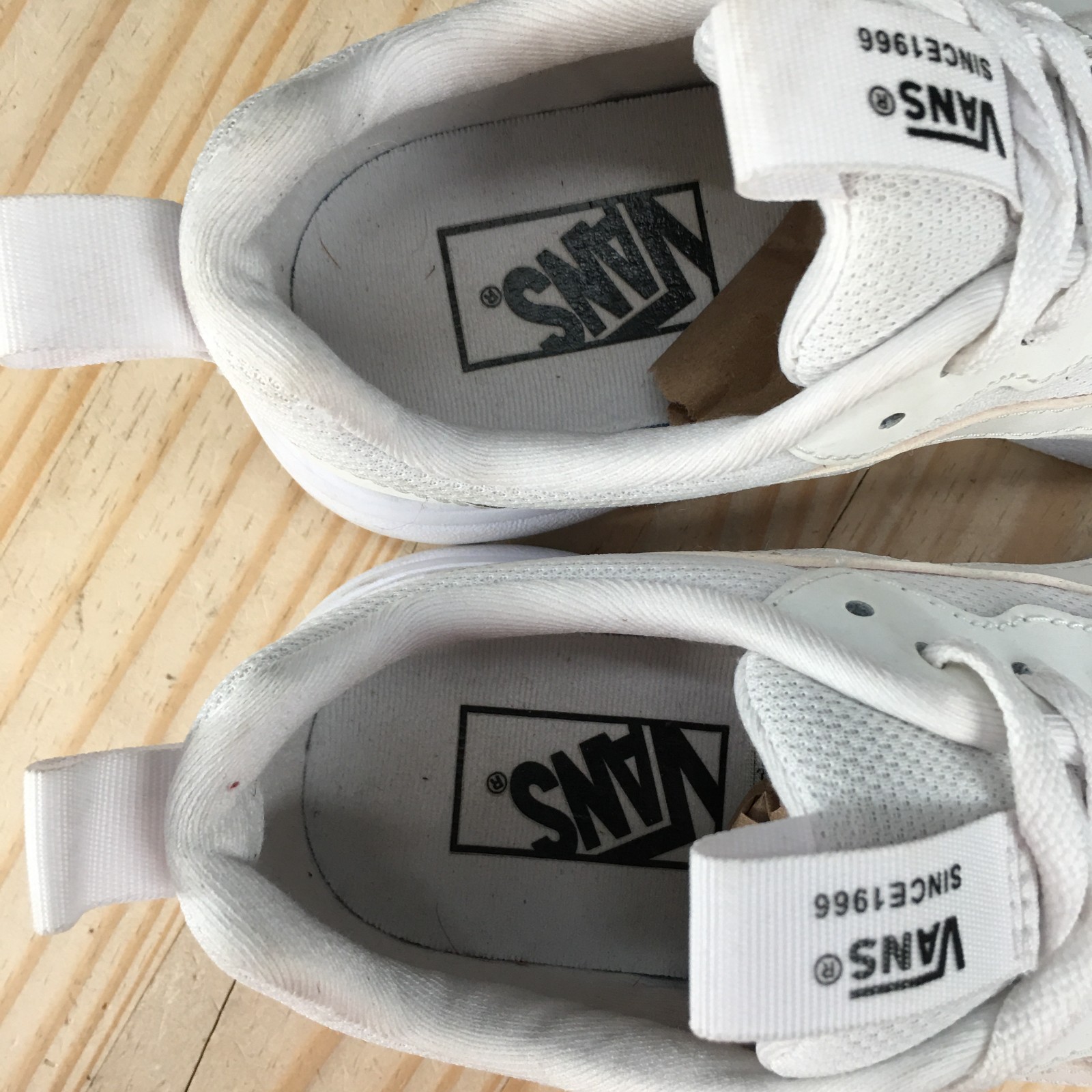 Vans Range EXP Shoes Womens 8 Lace Up Sneakers Low Top Casual Comfort White