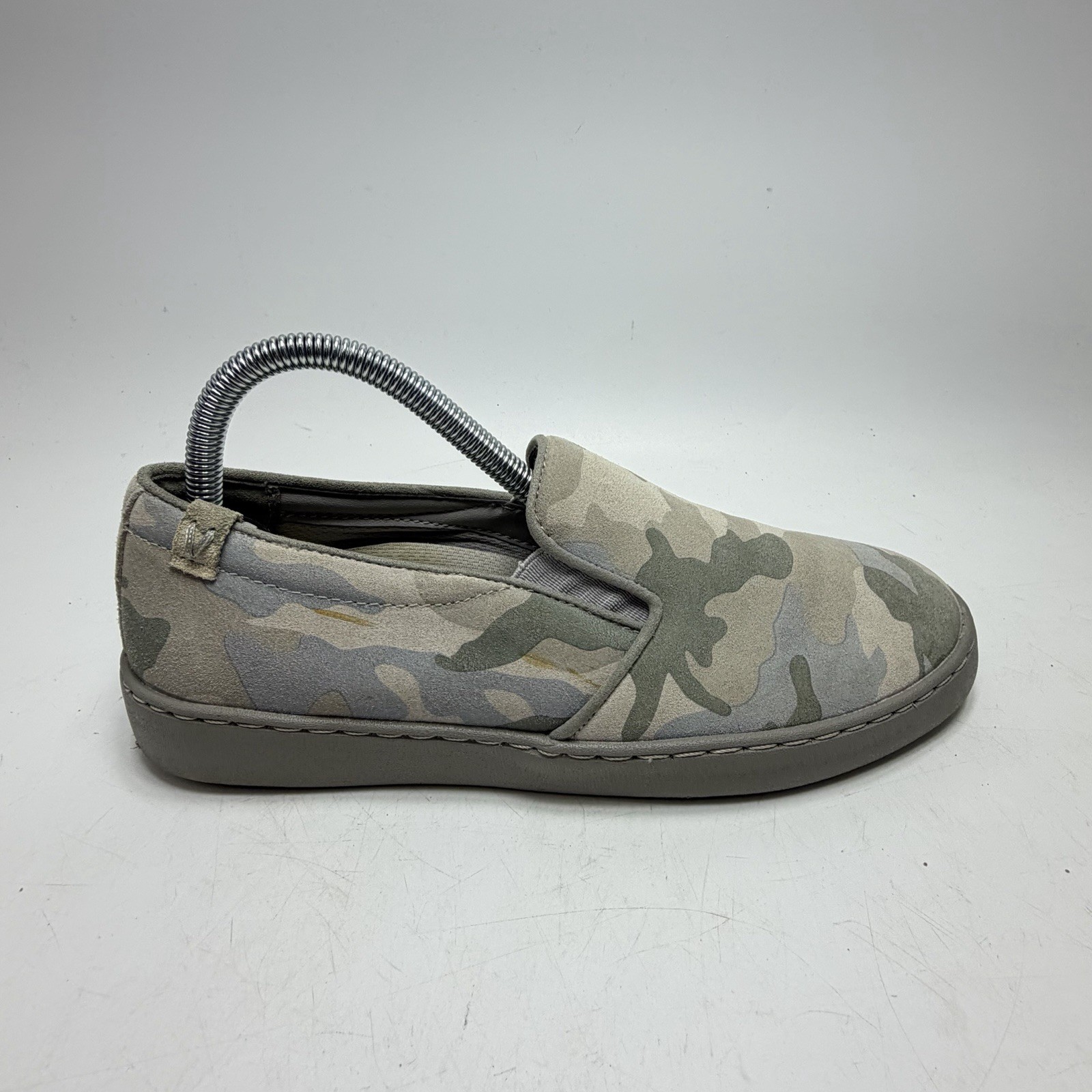 Vionic Avery Camo WOMEN US 8 Grey Suede Slip On Sneaker Vio-Grip Slip Resistant