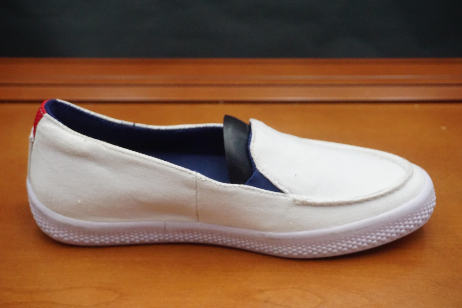FitFlop Canvas Slip-On Loafers Womens Size 9 US White Canvas Lined Casual Shoes