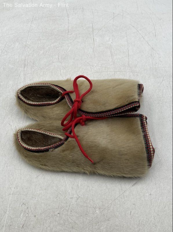 Womens Tan Fur Closed Toe Lace Up Outdoor Moccasin Shoes No Size
