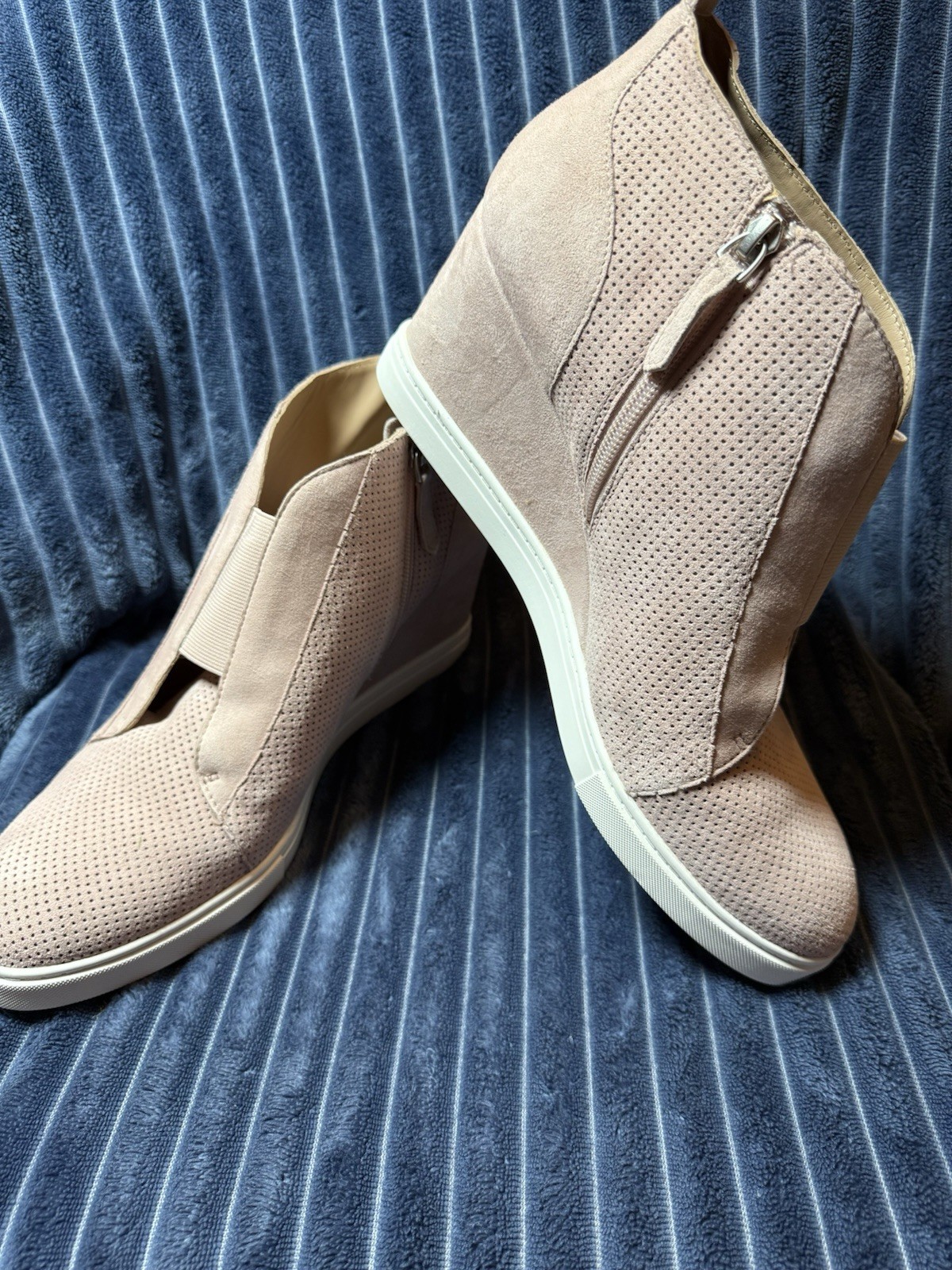 Linea Paolo Felicia Suede Wedge Sneakers Blush Pink Perforated Women Size 11 12