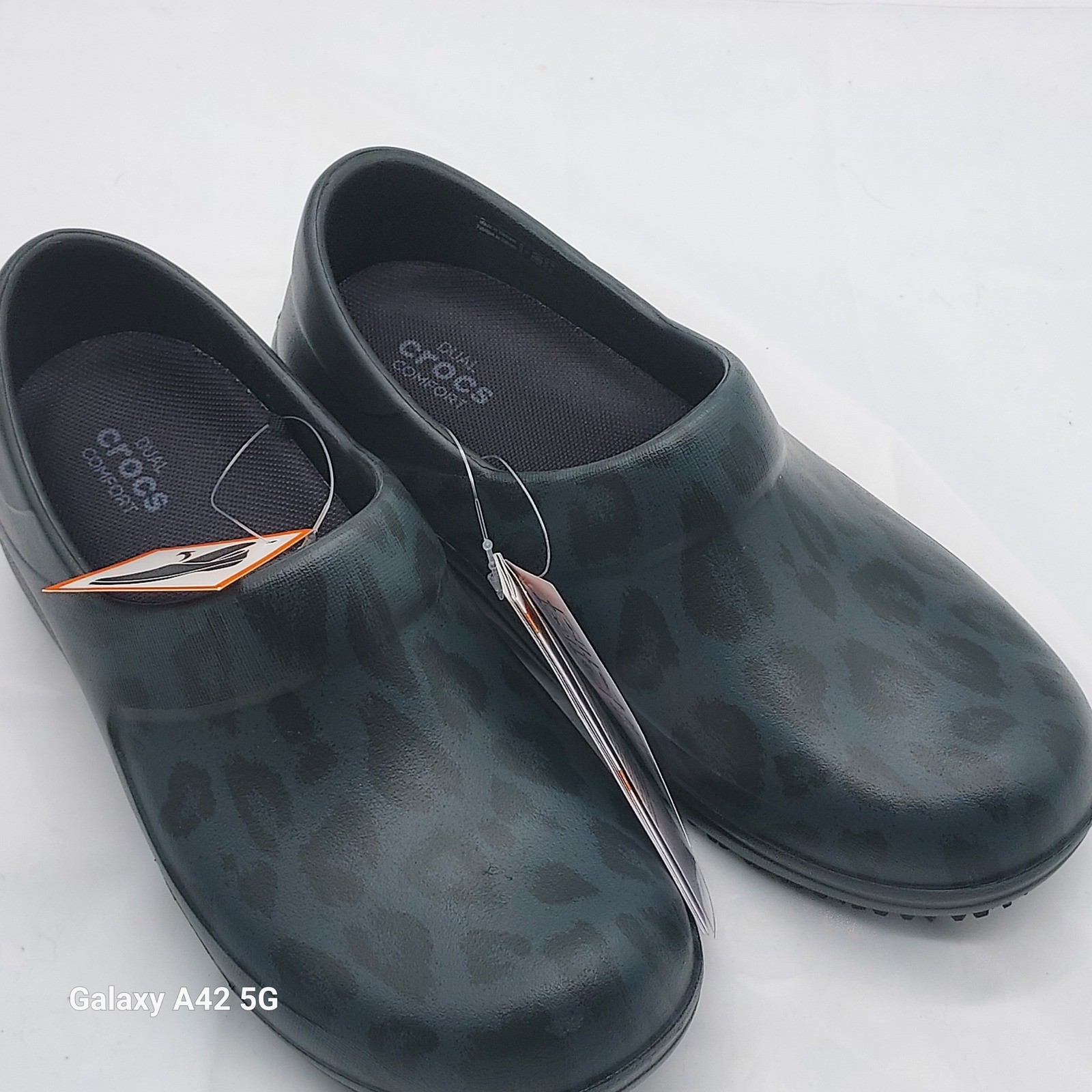 Crocs Neria Pro II Graphic Clog W Black Leopard Print Slip Resistant Women’s 4