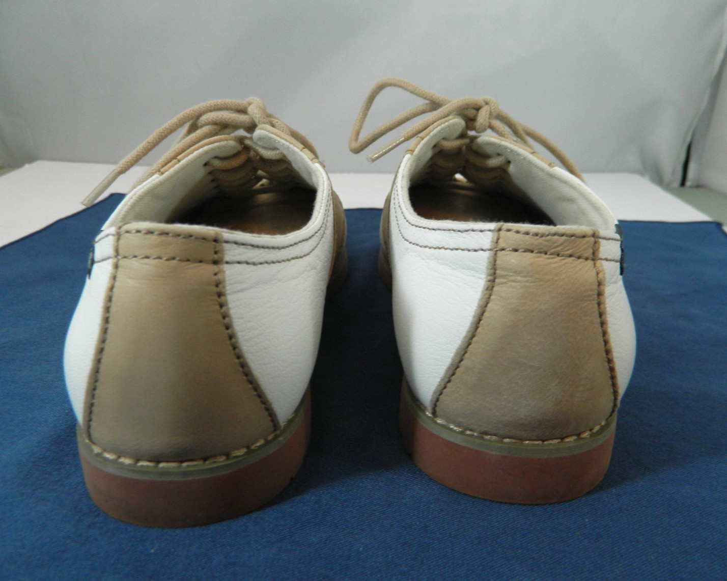 Eastland Sadie Women’s Size 6 Saddle Shoes Leather Oxford White Brown 3331
