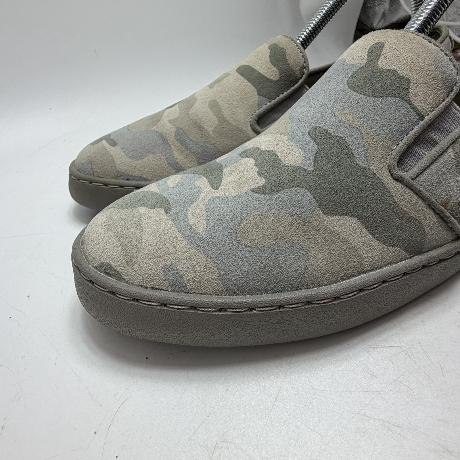 Vionic Avery Camo WOMEN US 8 Grey Suede Slip On Sneaker Vio-Grip Slip Resistant