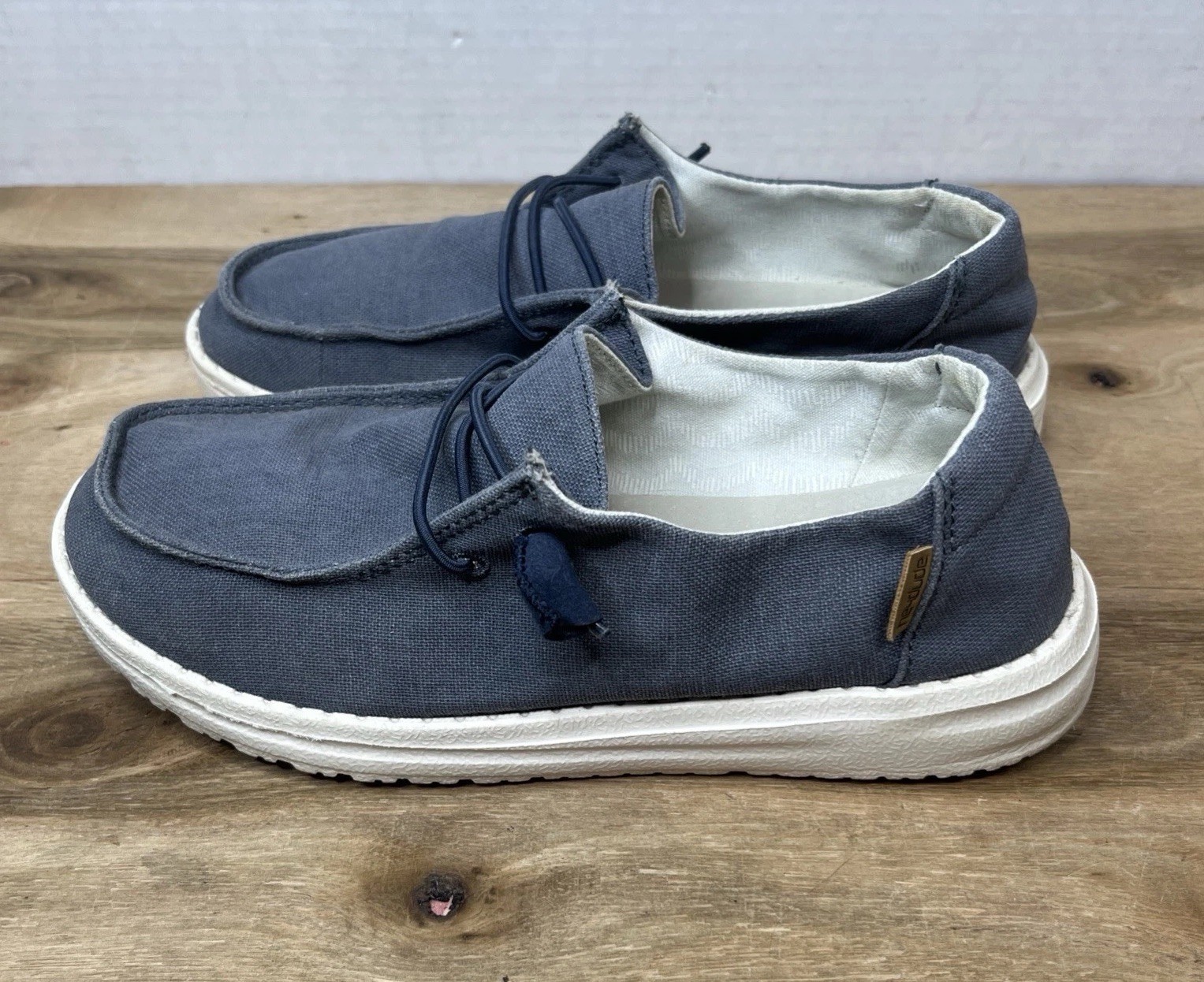 Hey Dude Women’s Wendy Chambray Navy White Canvas Slip On Shoes Sz 6