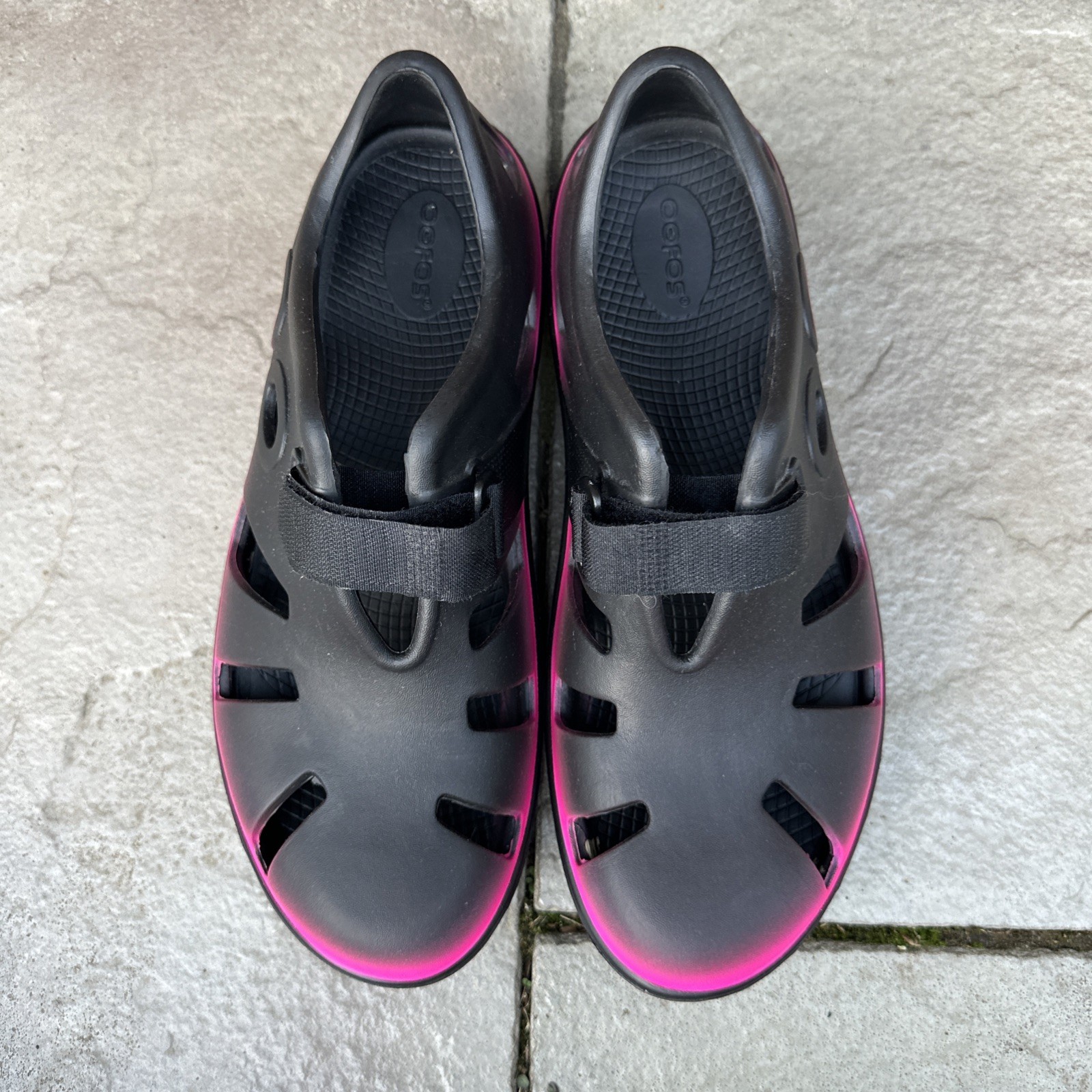 Oofos Women’s 12 Men’s 10 OOcandoo Slip-on Recovery Sandal Shoe Black/Pink Ombré