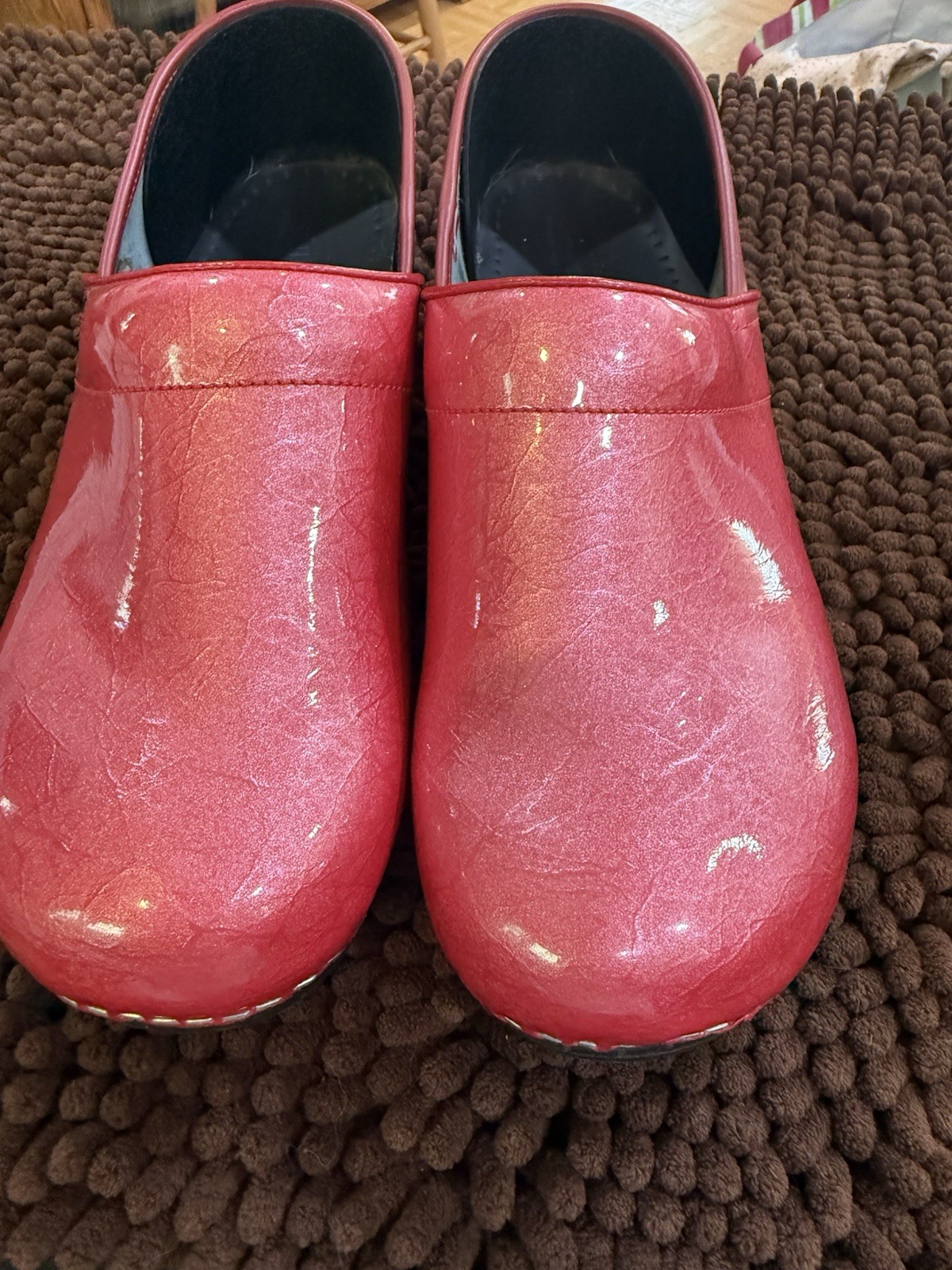 SANITA CLOGS PATENT LEATHER SIZE 10/ 41 NURSE RN HOSPITAL METALLIC PINK SLIP ON