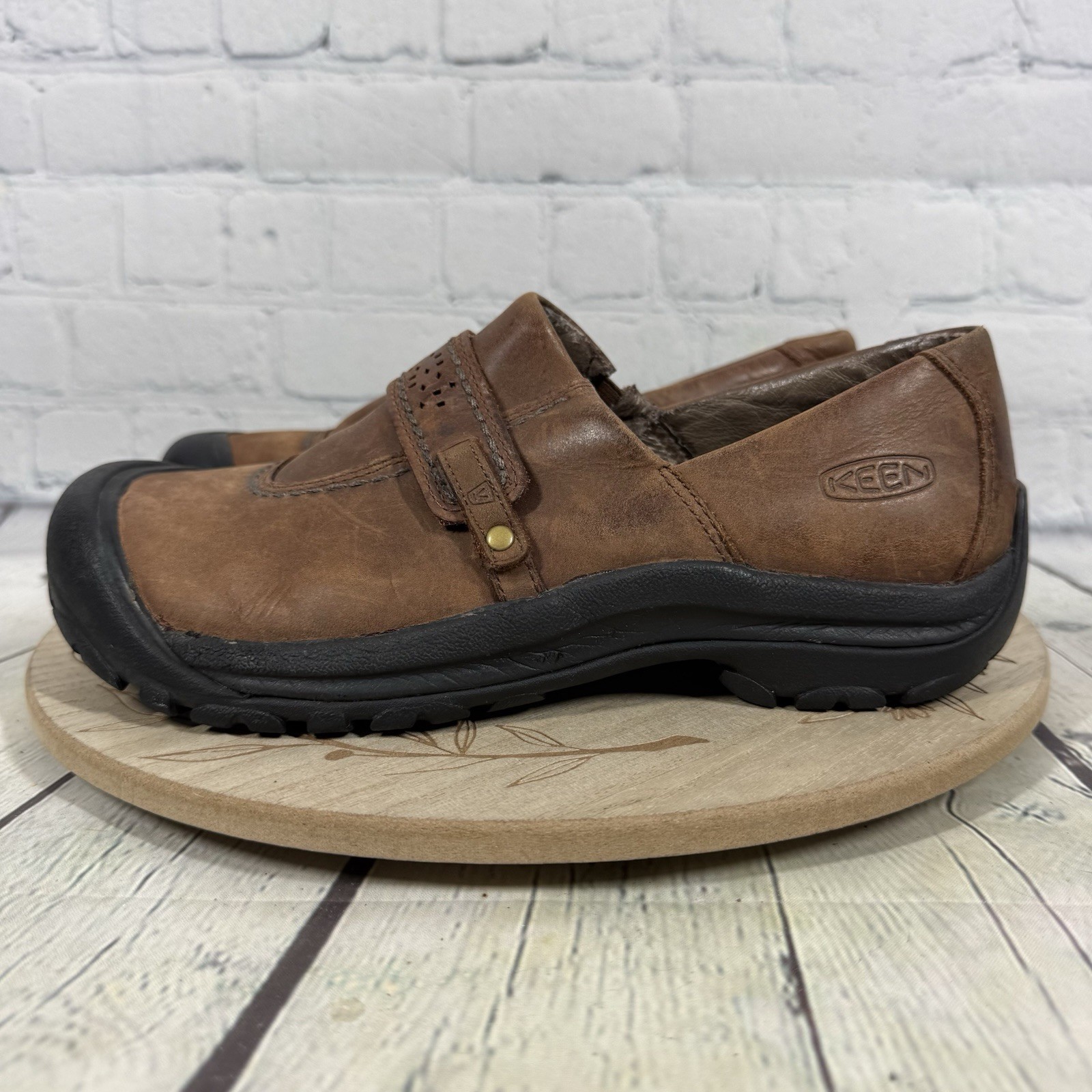 KEEN Kaci Leather Comfort Walking Shoes Women Size 9.5 Brown Casual Slip On