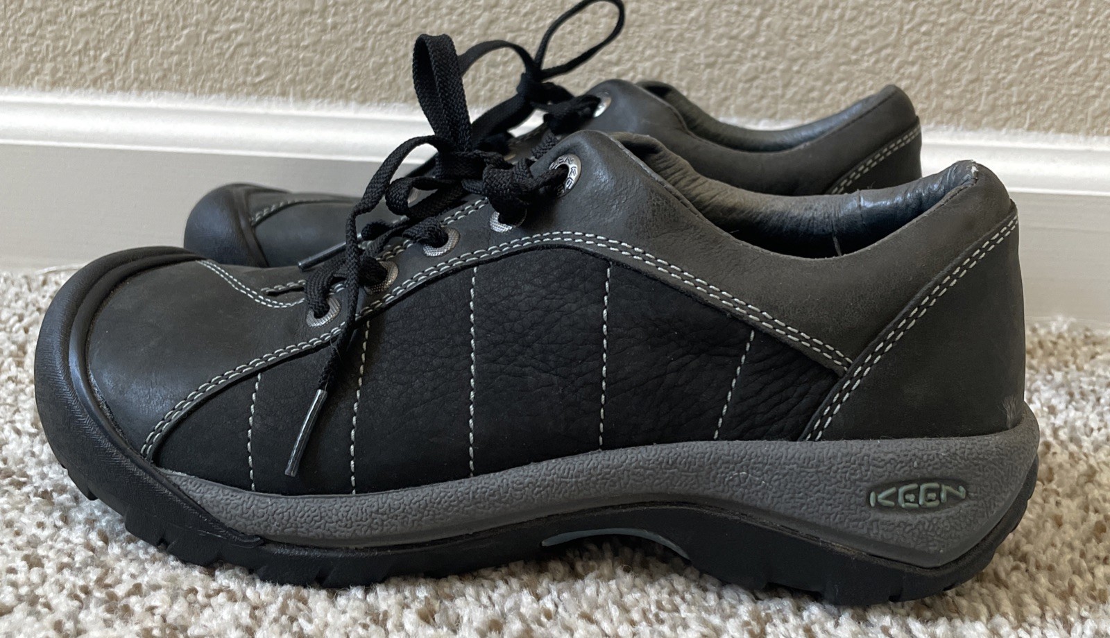 KEEN Presidio Shoes Hiking Trail Outdoor Lace Up Black Leather Womens Size 7