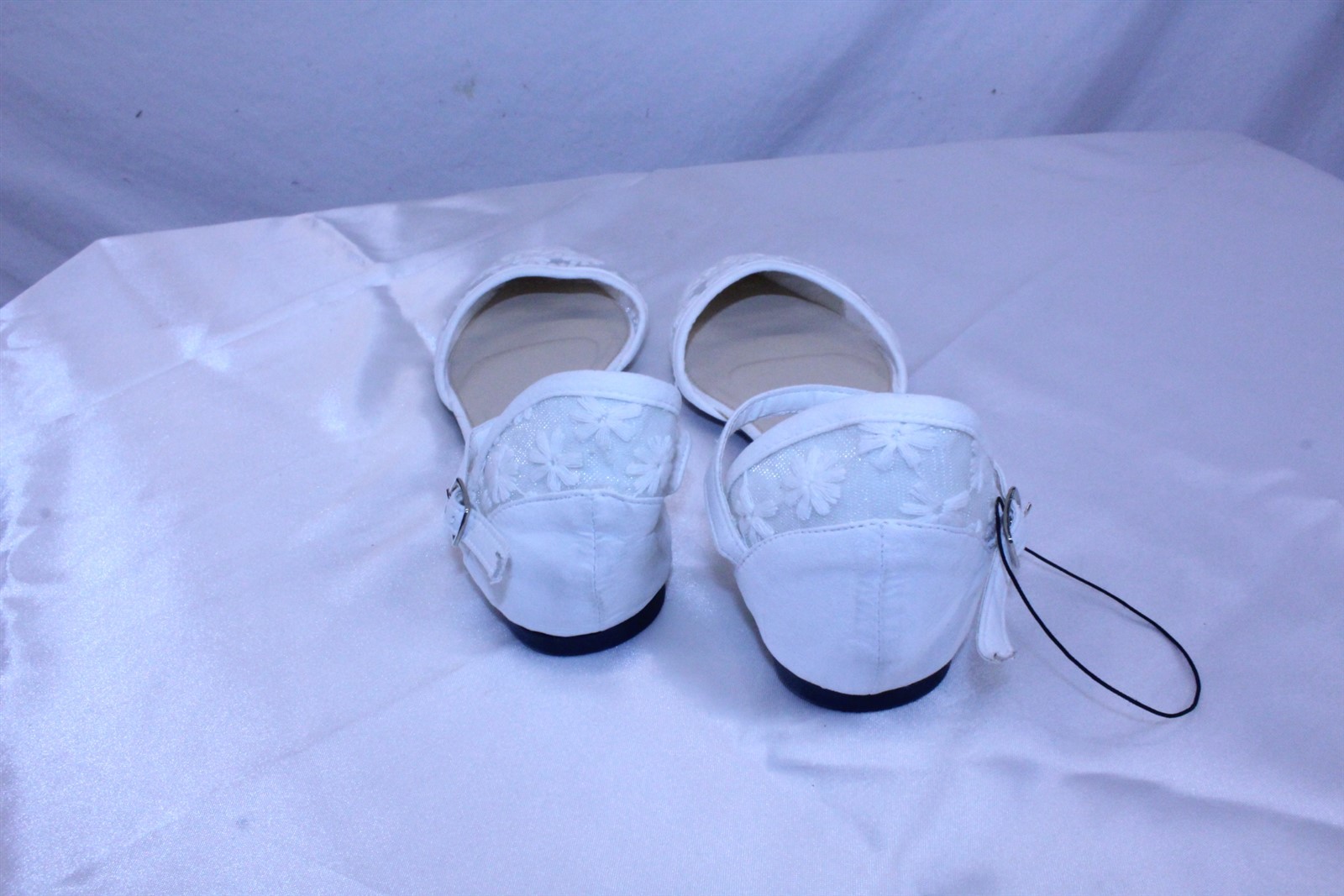 Flats with Embroidered Floral Mesh Toe White, Size 7 Women’s