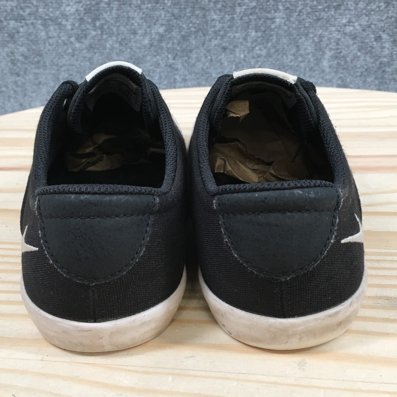 Nike Mini Sneaker Womens 7 Black White Low Lace Up Canvas Casual 724747-010