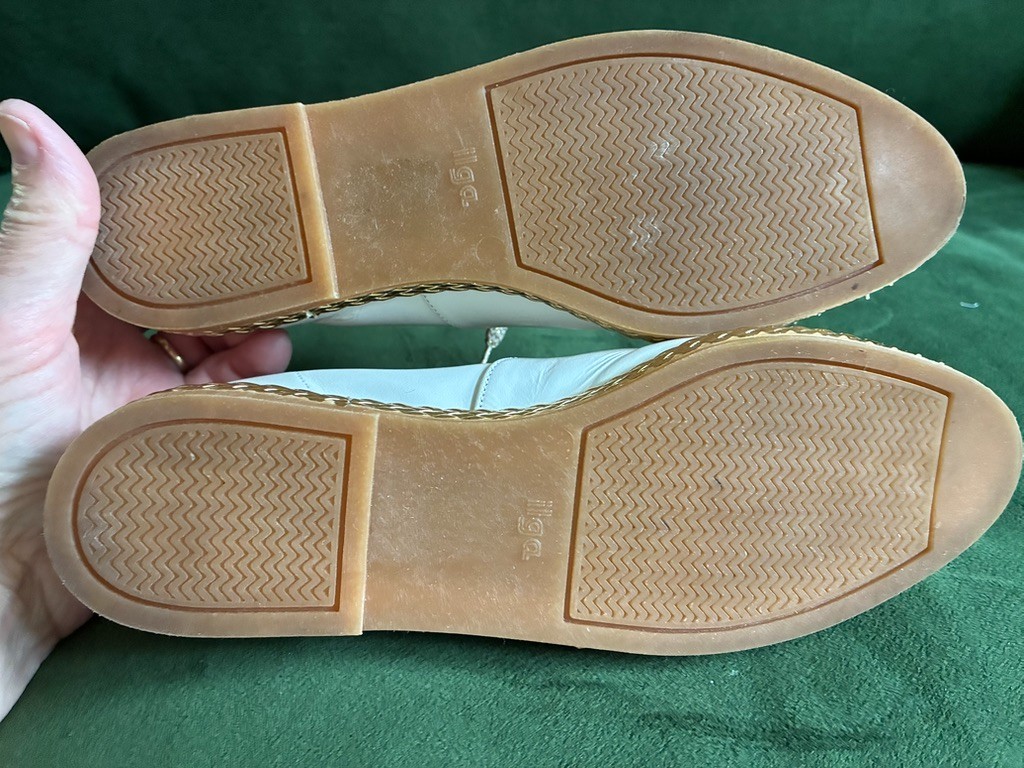 Vintage BALLY JALLUT White LEATHER Gold TRIM Flats Sneakers Size 5 Made in Italy