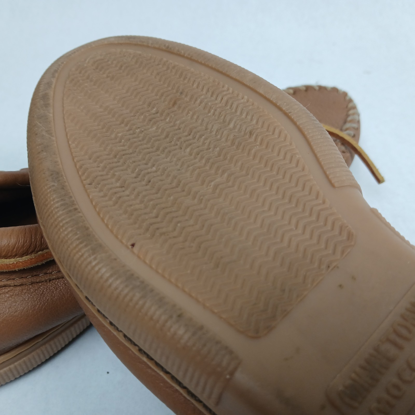 Minnetonka Moosehide Classic Natural Moccasin Women’s Size 8.5 Rubber Sole