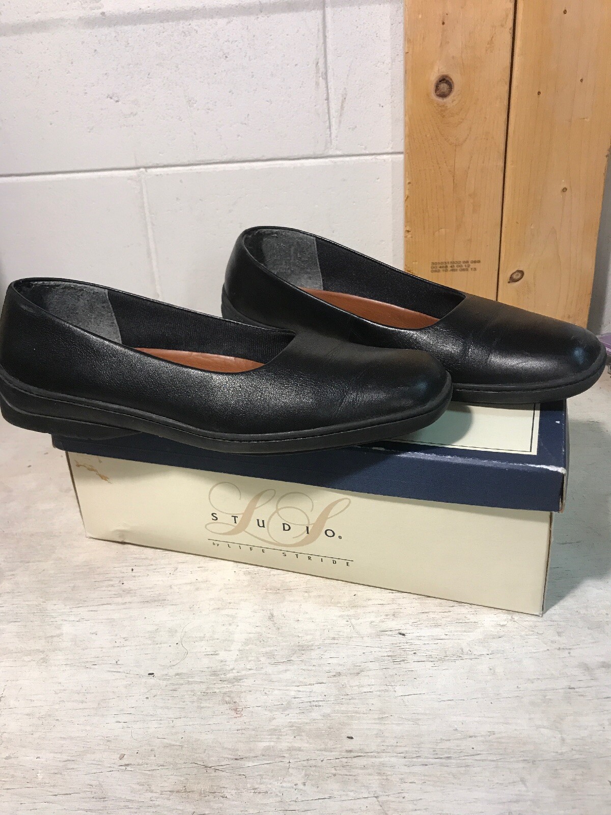 Women’s Size 8 Black Leather Shoes Activewear Life Stride Studio