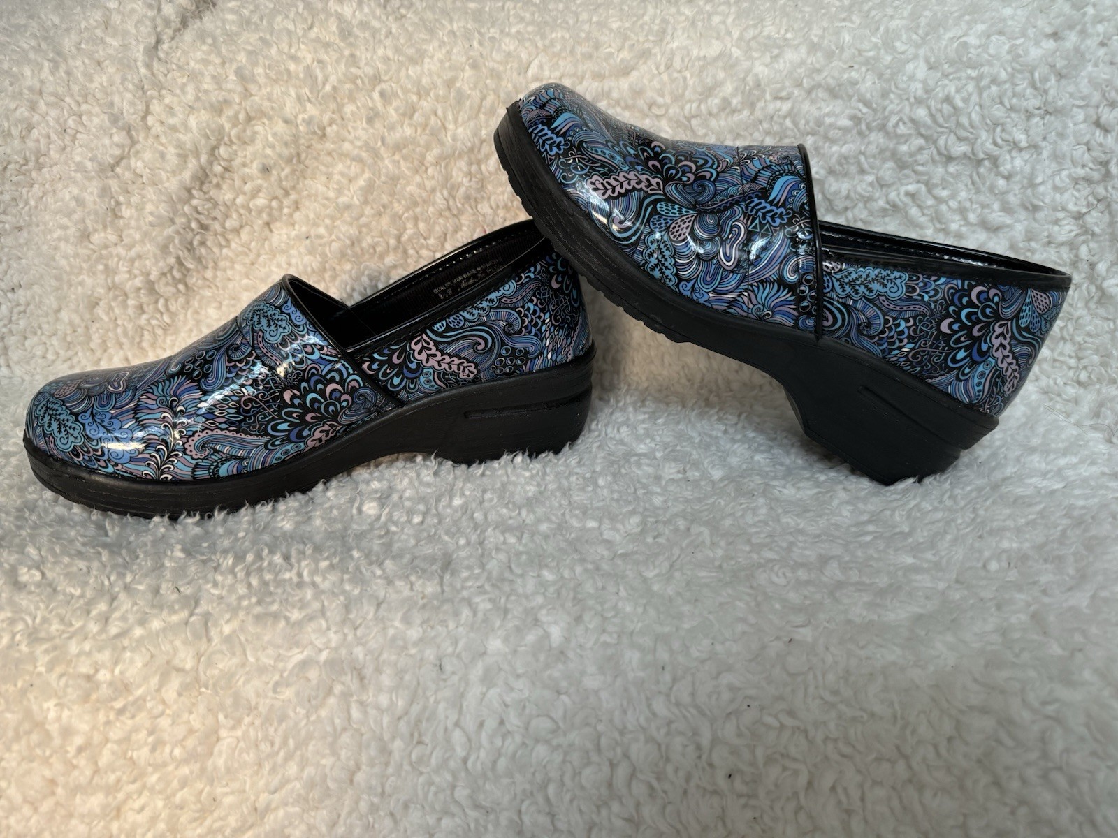 Women’s 9.5 Work Nursing Shoe Slip-Resist Clog Peacock Blue Paisley