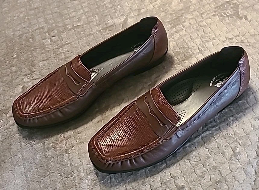 SAS Tripad Penny J Women’s Brown Slip On Leather Penny Loafers Size 10N New