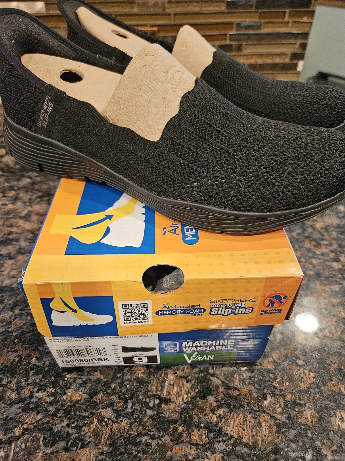 Skechers Hands Free Slip-in Shoe Women’s 9 Black Seager Believe It Memory Foam