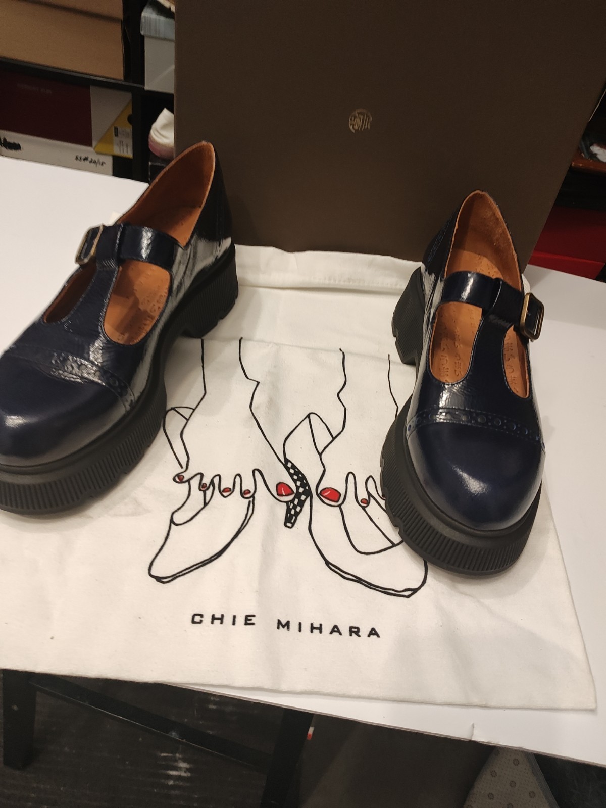 NIB Chie Mihara Qauja Sucre Navy 42
