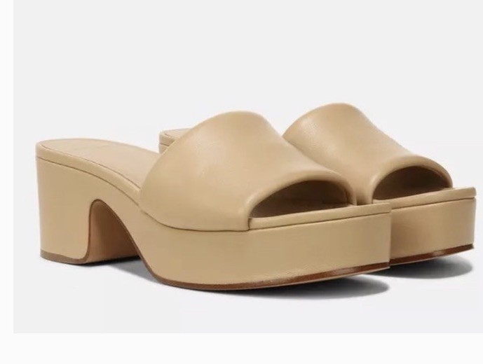 NWD $300 Vince Margo Leather Slip on Slide Sandals Color Blonde Tan Sz 7.5 M/38