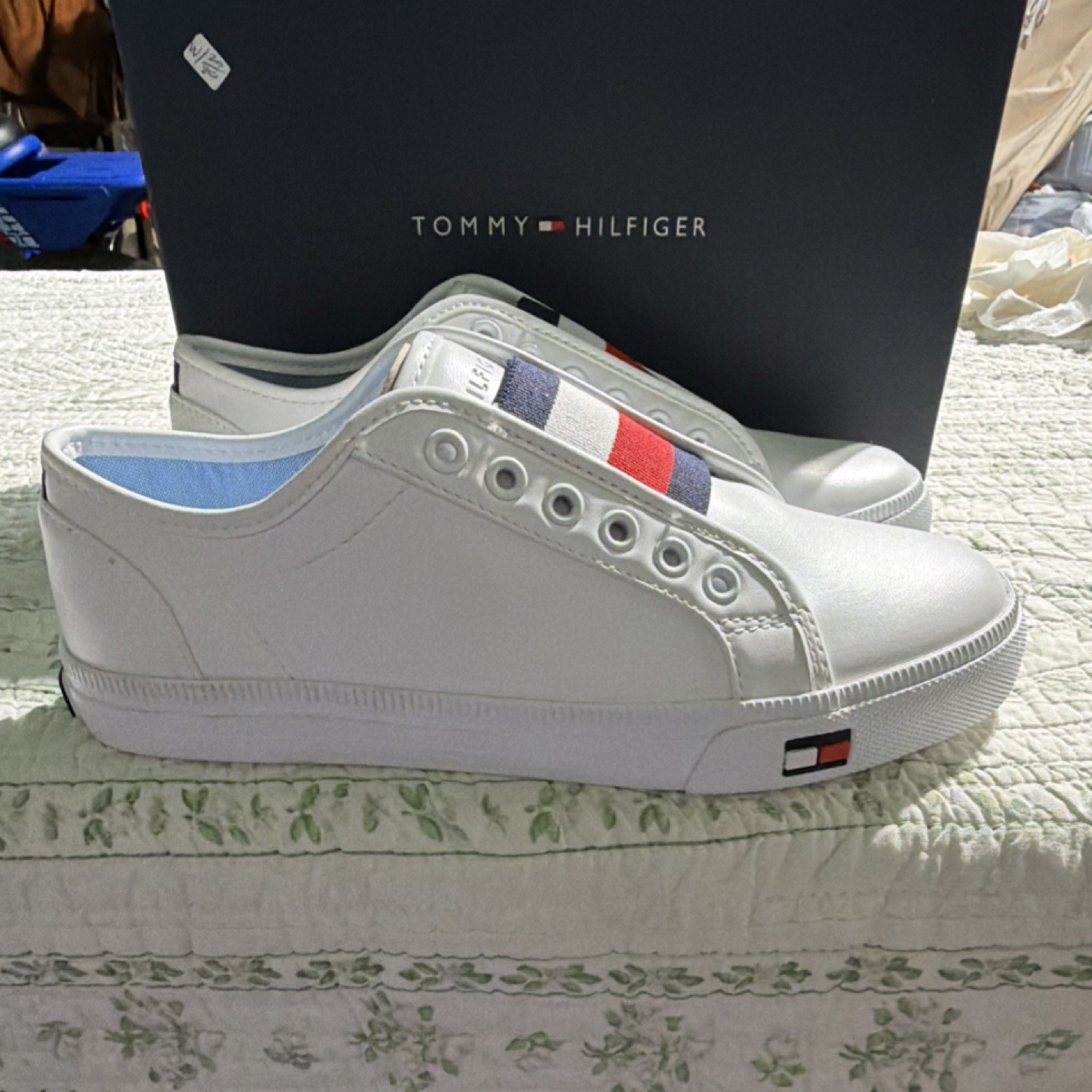 Tommy Hilfiger Anni Women’s Slip-On Comfort Shoes White Navy Red Size 6M