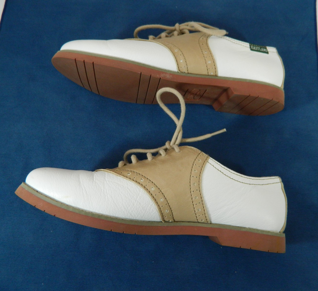 Eastland Sadie Women’s Size 6 Saddle Shoes Leather Oxford White Brown 3331