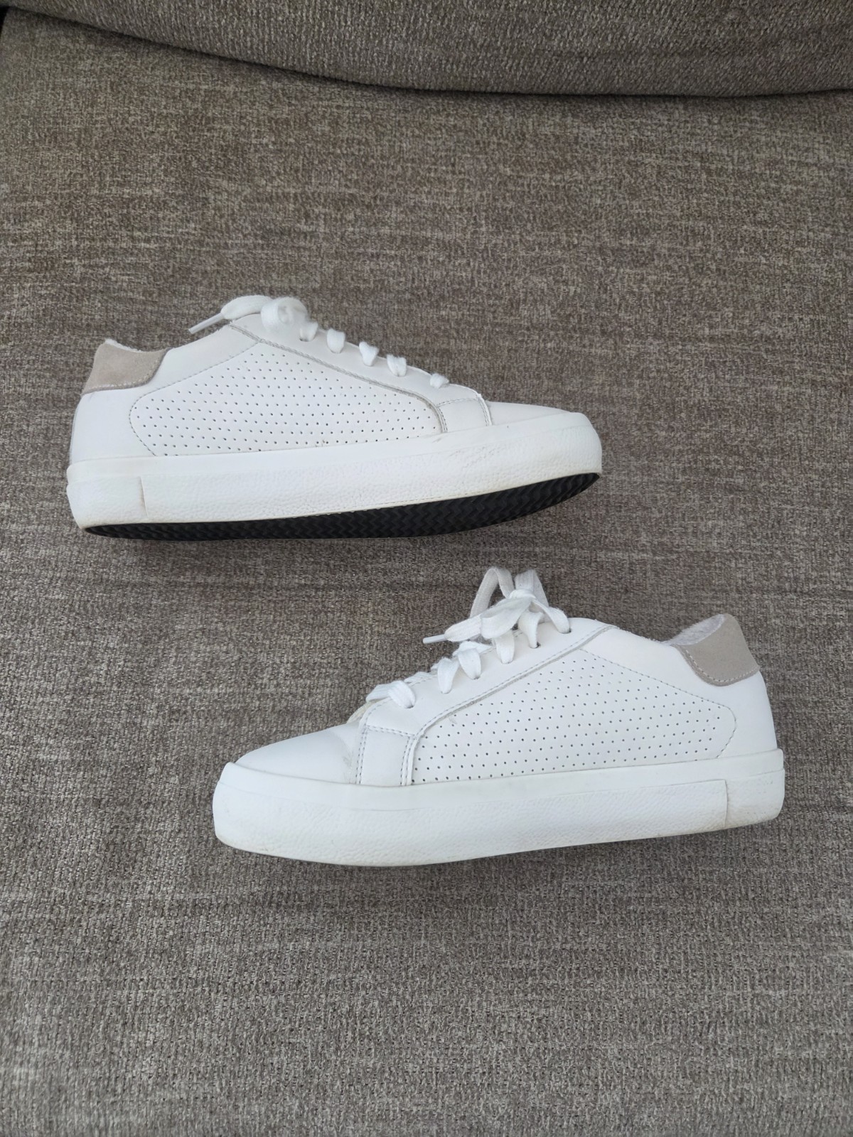 Steve Madden Starling Women’s Low Top Leather Lace-Up Sneakers White/Beige