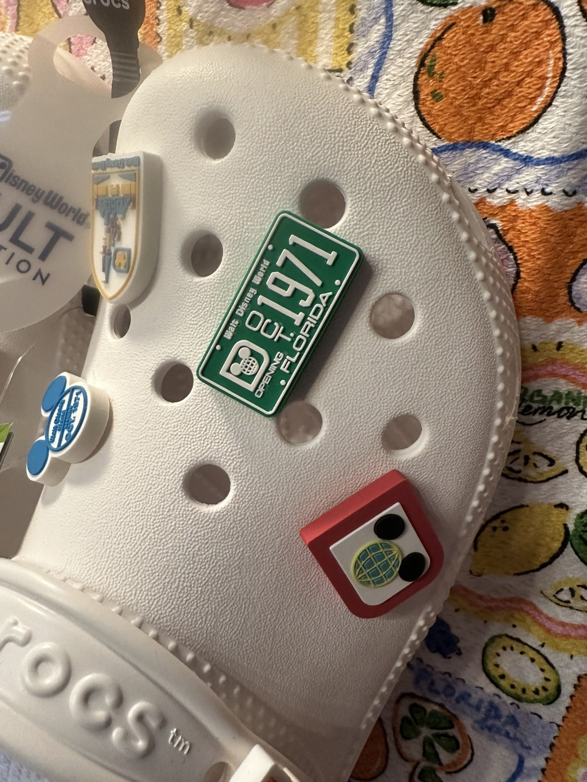 NWT❤️Crocs Classic M5/W7 White DTP License Plate Disney Vault Collection Clogs🥳