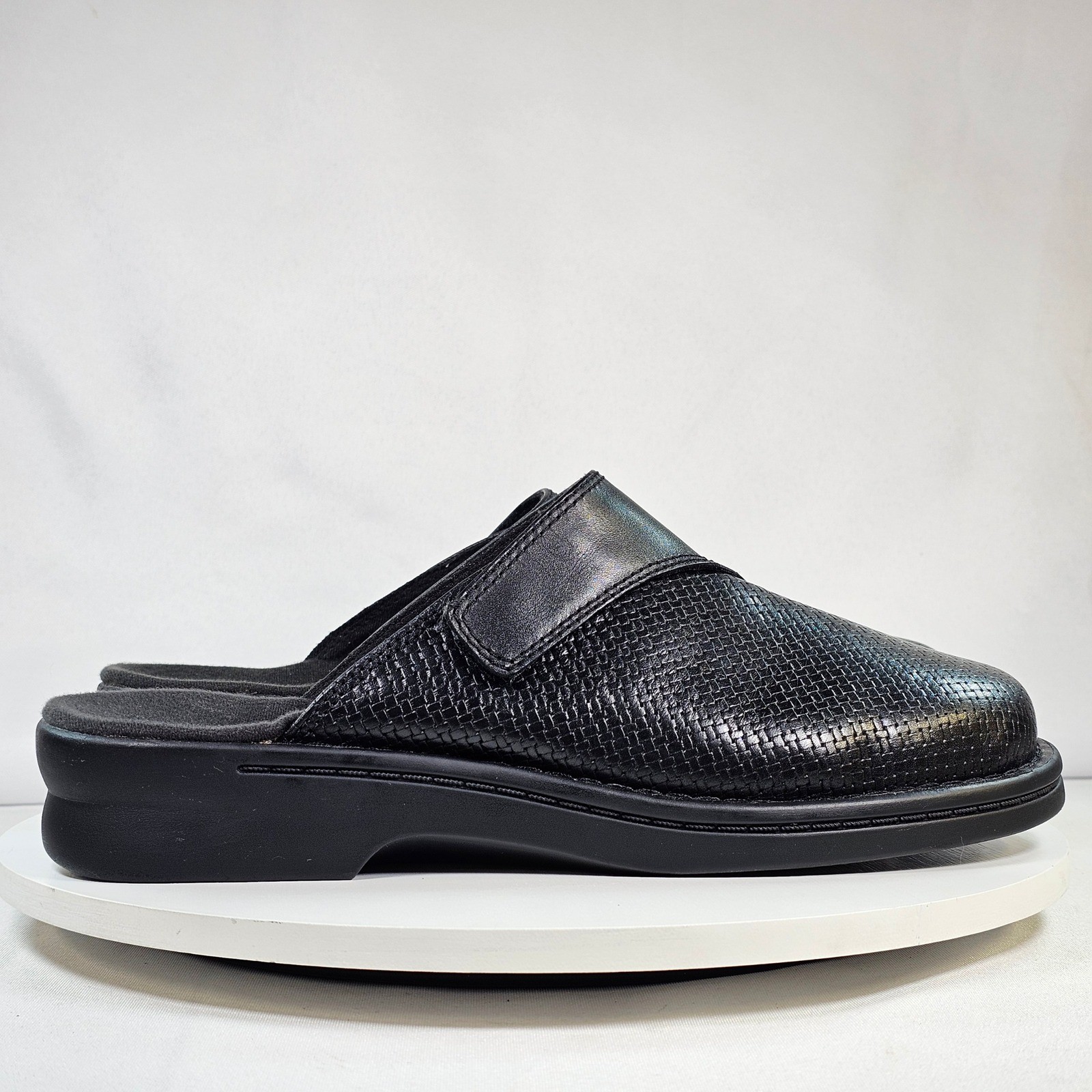 Clarks Patty Tayna Black Leather Mules Clogs Shoes Womens 9.5 M Textured Slip On