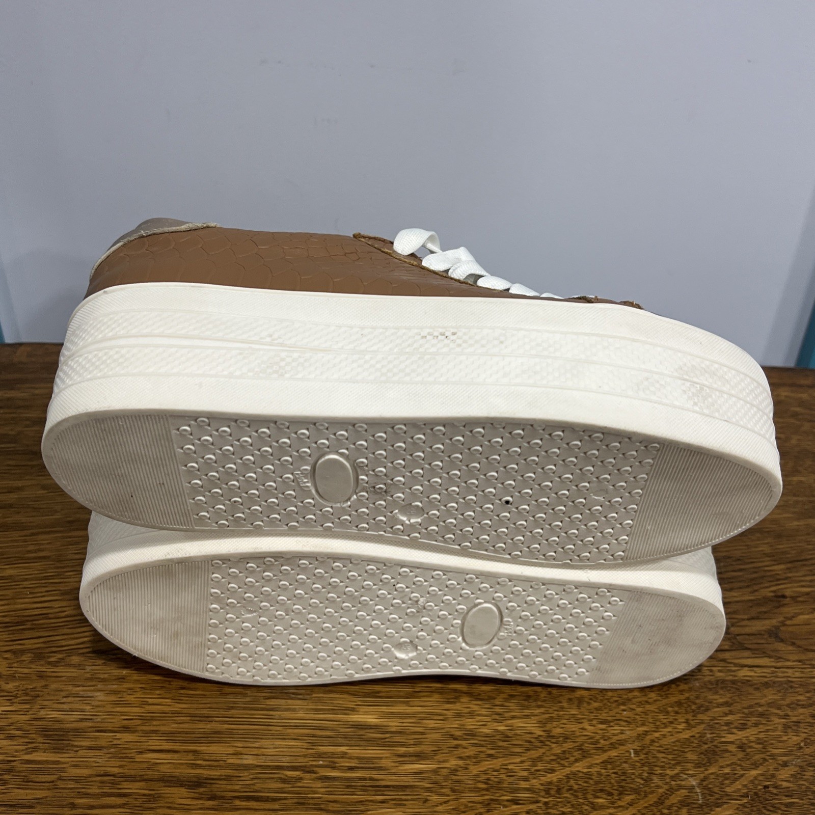 PMK Argentina Women Leather Platform Sneakers Brown Textured Sz 8 MSRP $175 Lug