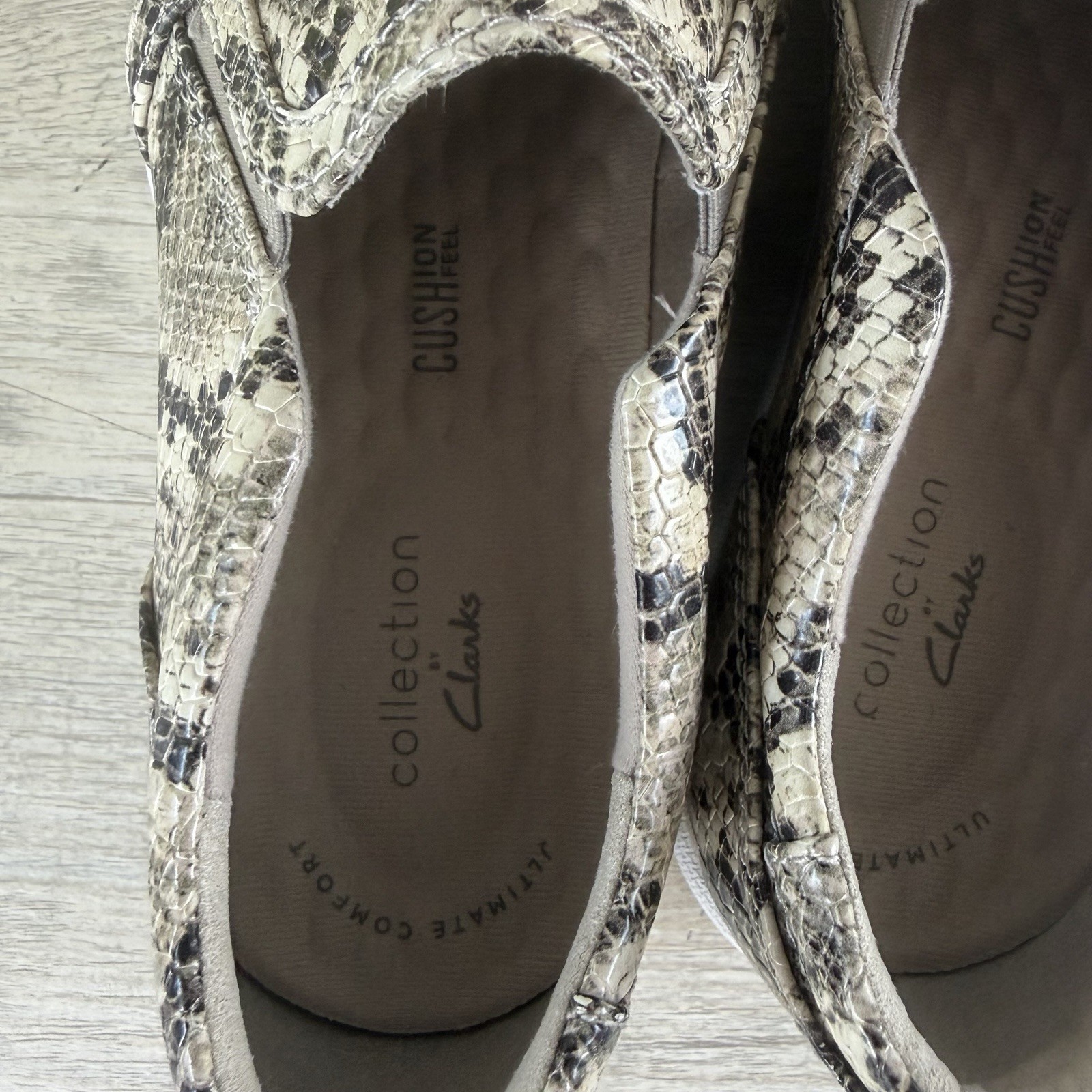 Clarks Snake Print Slip-On Leather Sneaker Shoes Womens 8.5 W Wide Pawley Bliss