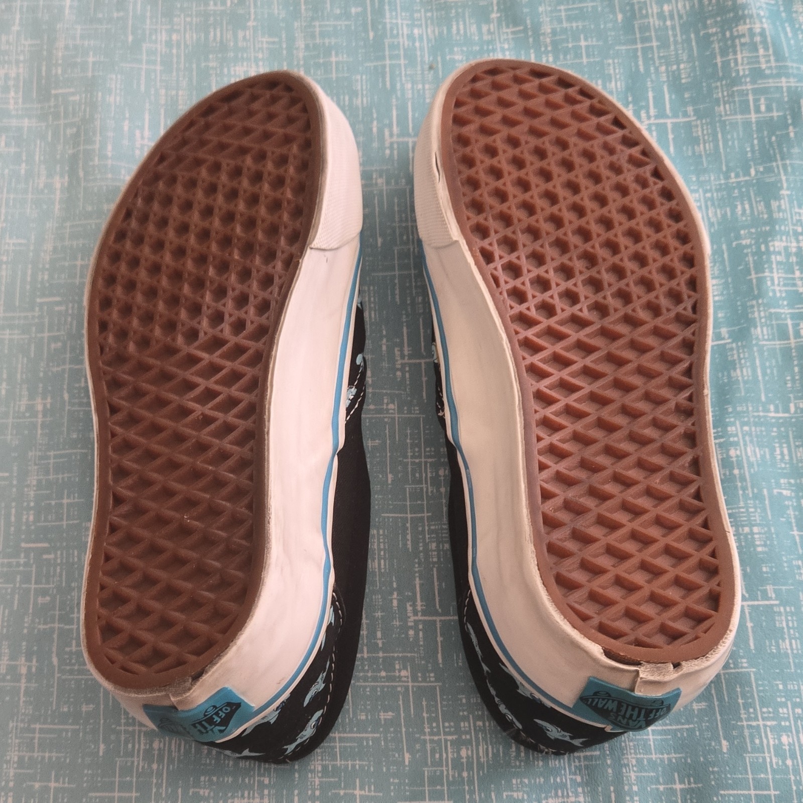 Vintage Vans Classic Slip On Women Size 7.5 Skateboarding Sneakers ‘Pool Sharks’