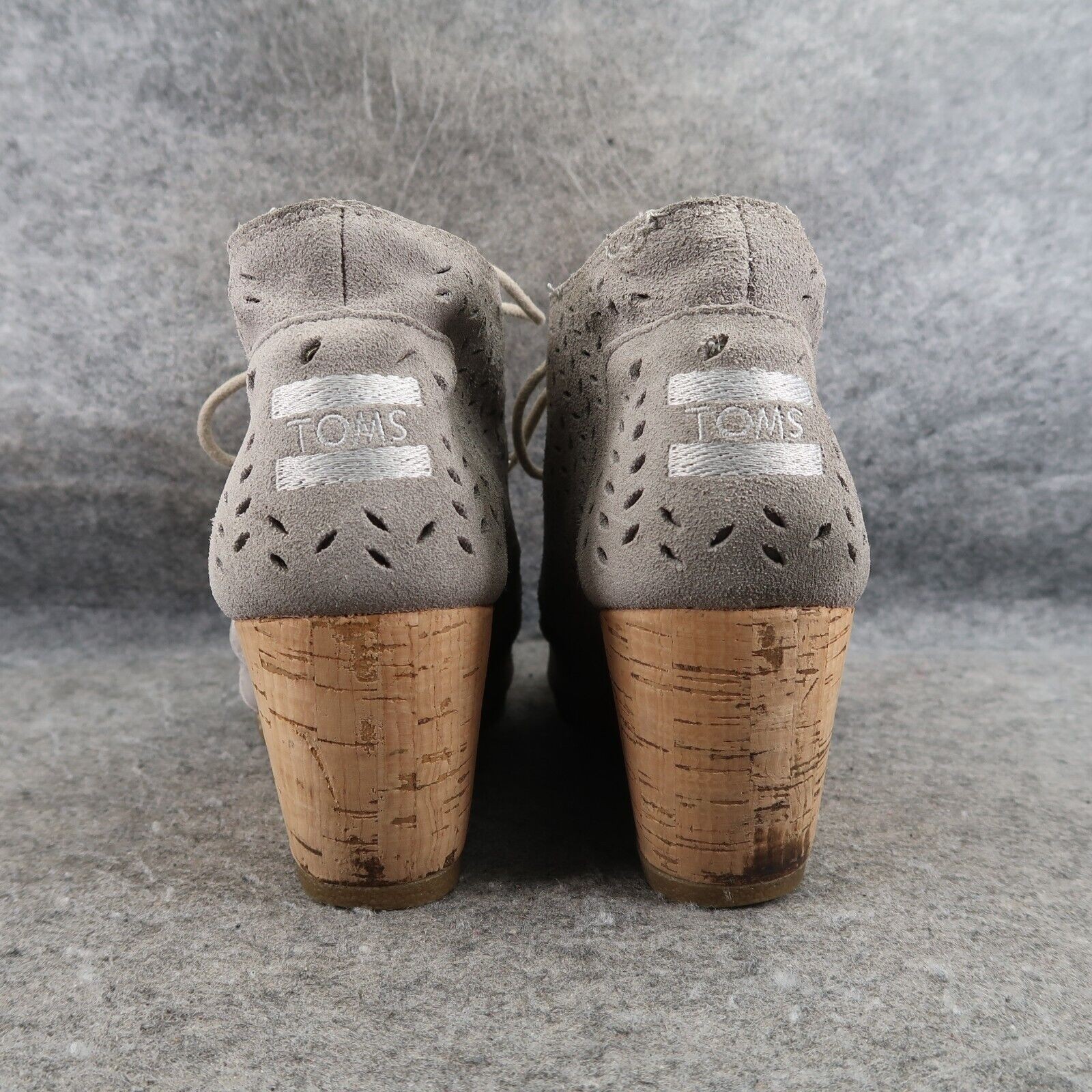 Toms Shoes Womens 7.5 Bootie Desert Wedge Drizzle Grey Suede Perforated Leaf