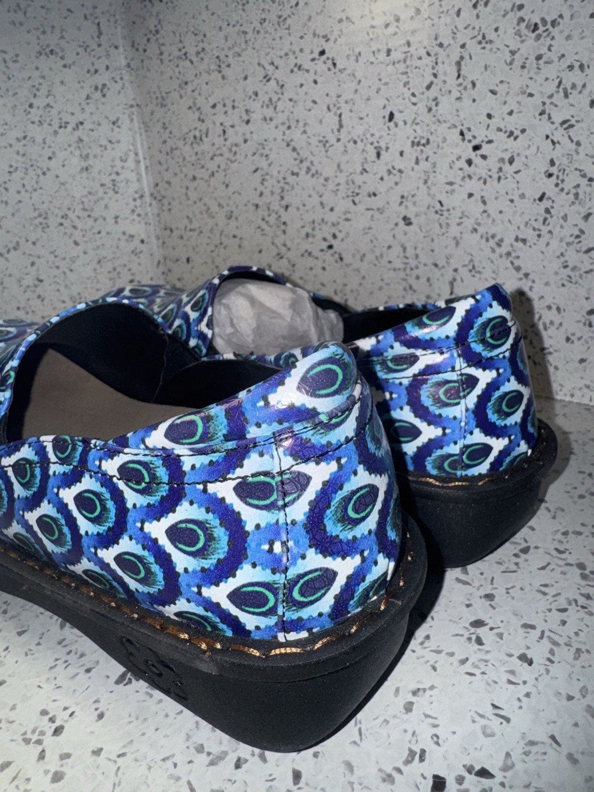 SAVVY Ducky Slip-On Slip Resistant Nursing Shoes Women Size 11 M Peacock