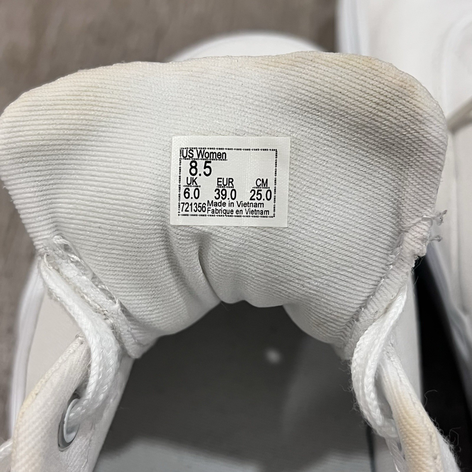 Vans Shoes Women Doheny Triple White Size 8.5 Sneakers Lace Up Skateboarding