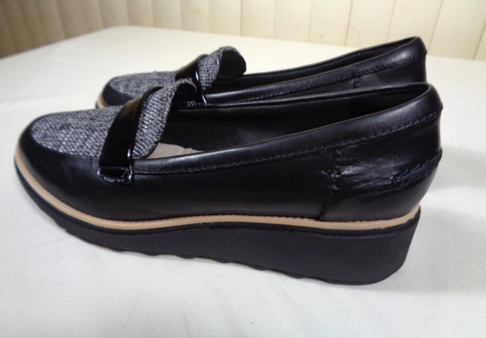 Clark’s collection Women’s size 9M Loafer Sharon Gracie Patent Black Tweed~ new