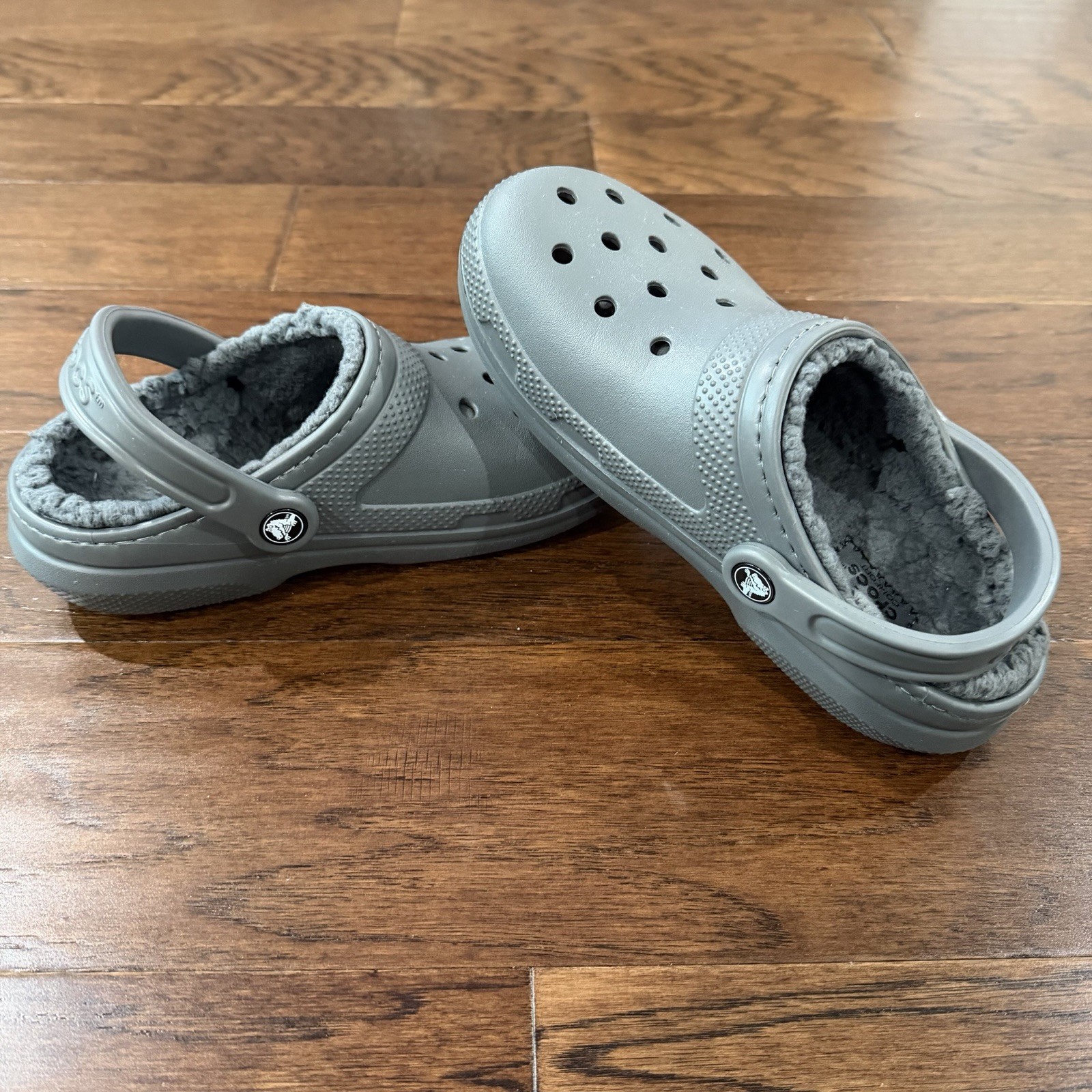 Crocs Classic Lined Gray Clog Slip On Faux Fur Lined Shoes M 4 W 6