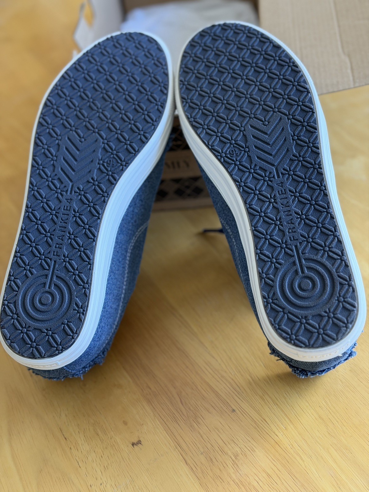 Frankie4 Nat III Denim Canvas Sneakers – UK 7 / US 9.5