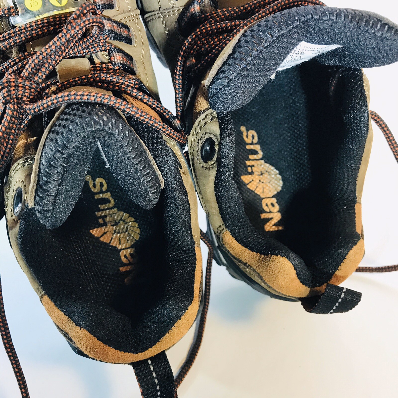 Nautilus 1353 ESD Composite Safety Toe Athletic Shoe Brown Leather Womens 6 M/W