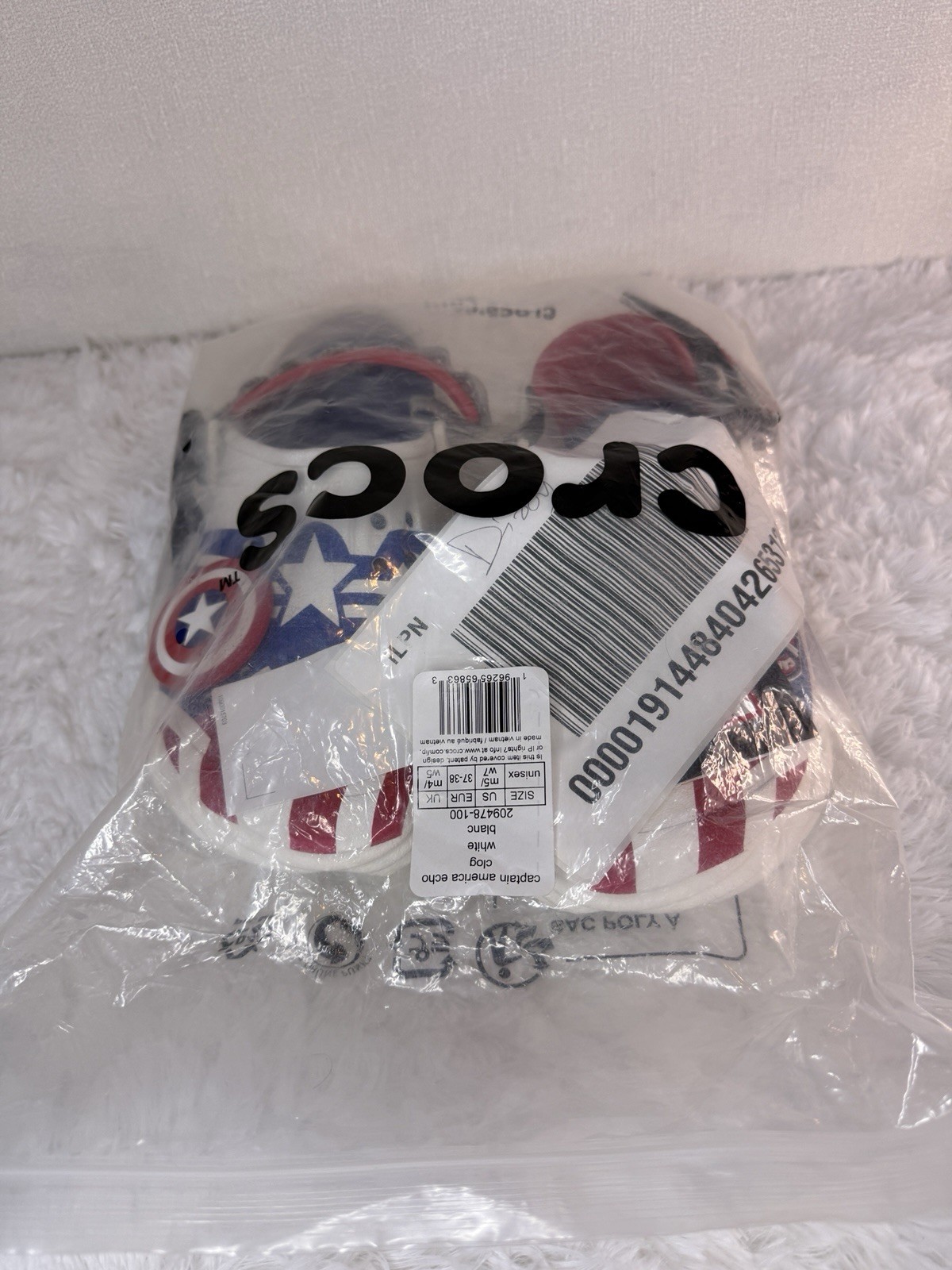 Captain America Falcon Marvel Disney Crocs M5/W7 Brand New With Defects $50