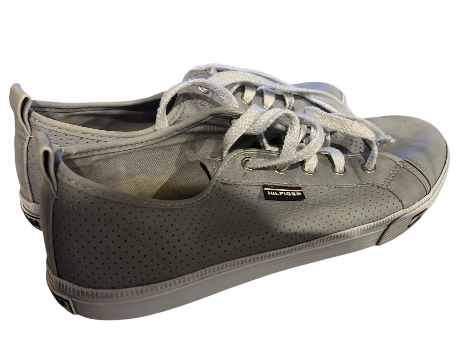 Tommy Hilfiger Womens Size 8.5 M Twanibel6-R Sneakers Gray Low Top Leather Trend