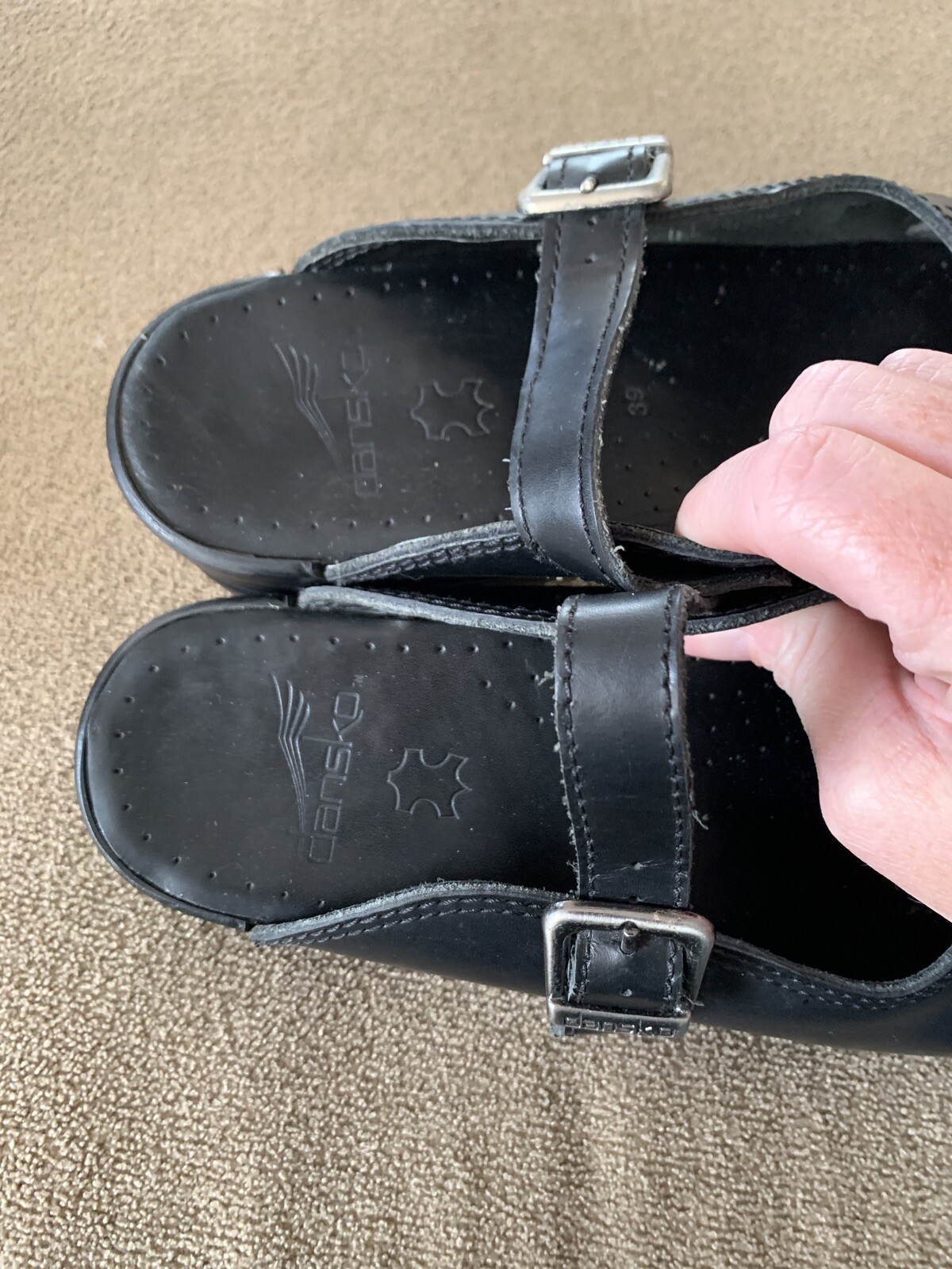 Women’s Size 39 (8.5-9) M Dansko Black Slip On Professional Clogs (TD)