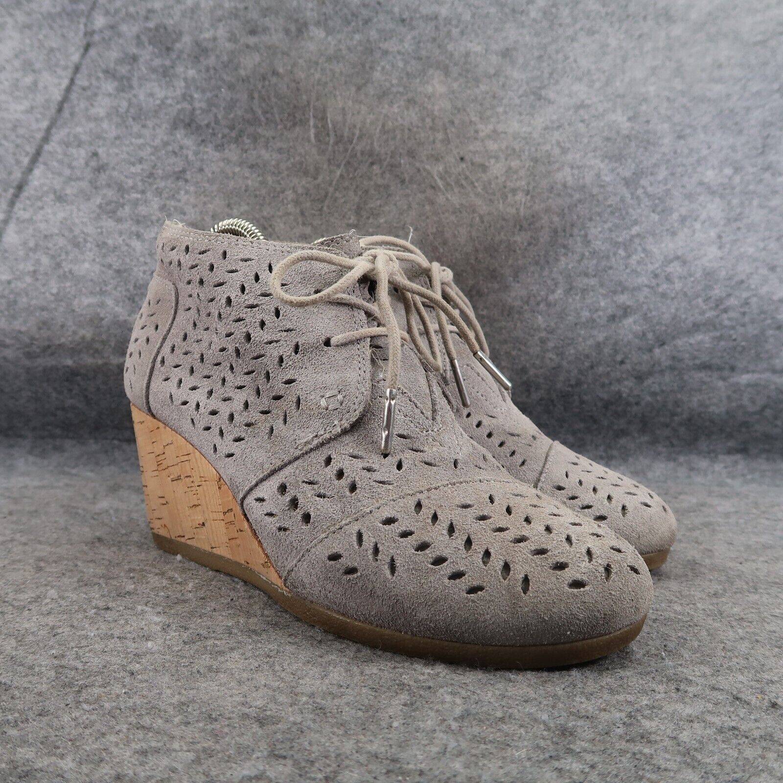 Toms Shoes Womens 7.5 Bootie Desert Wedge Drizzle Grey Suede Perforated Leaf
