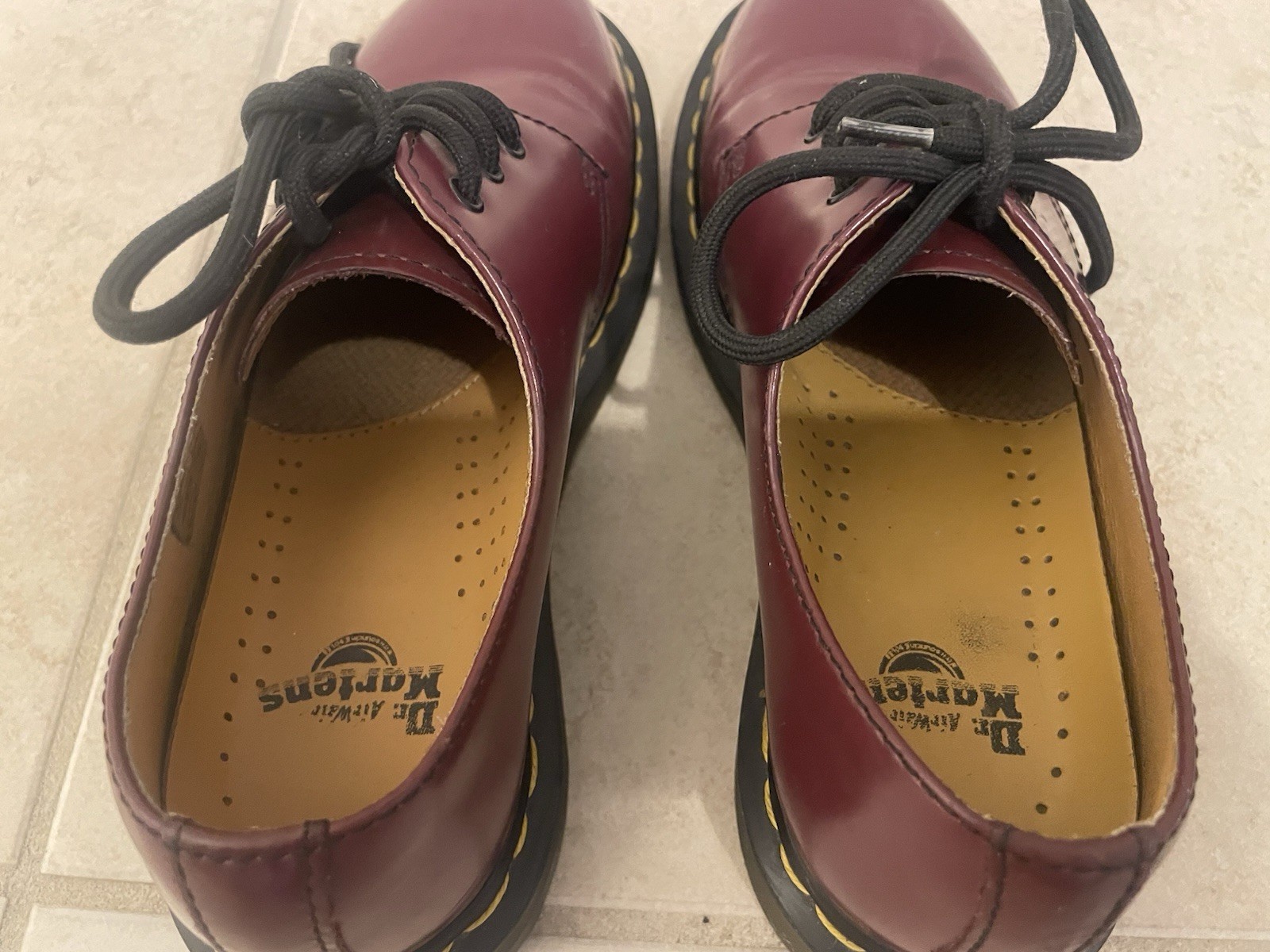Dr. Martens Women’s Burgundy Leather Lace-Up Oxford Shoes Round Toe US 6 EU 37