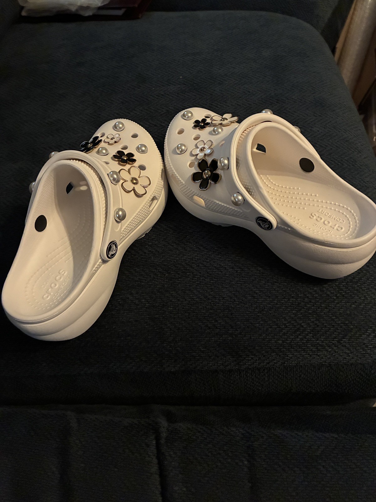 Crocs Classic Platform Clogs White Pearl W6 W/ 22 Custom Pearl Daisy Jibbitz