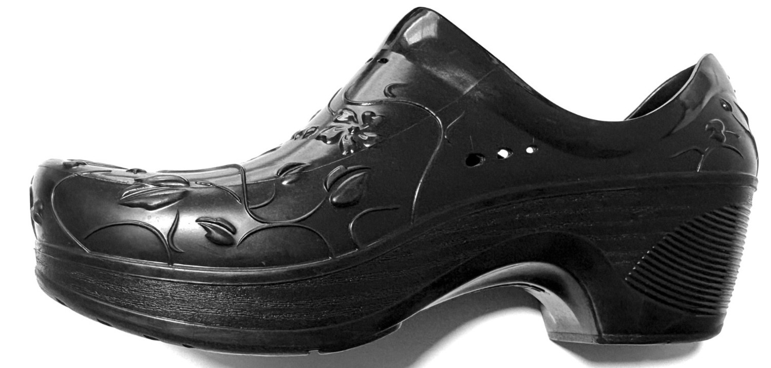 Dansko Pixie Clogs Black Embossed Pattern Ventilation Holes Waterproof Sz 39 8.5